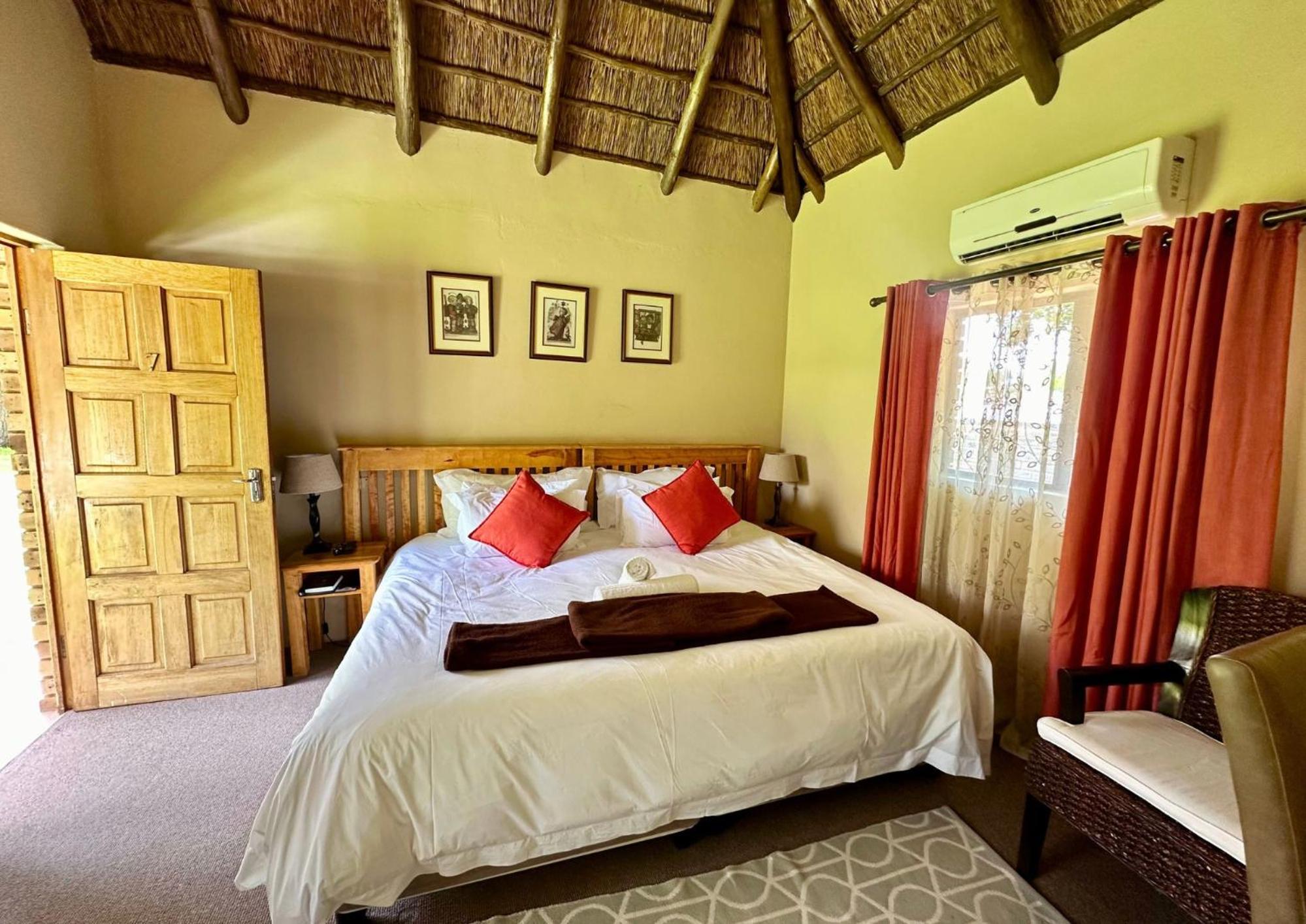 Deluxe King Room photo 1