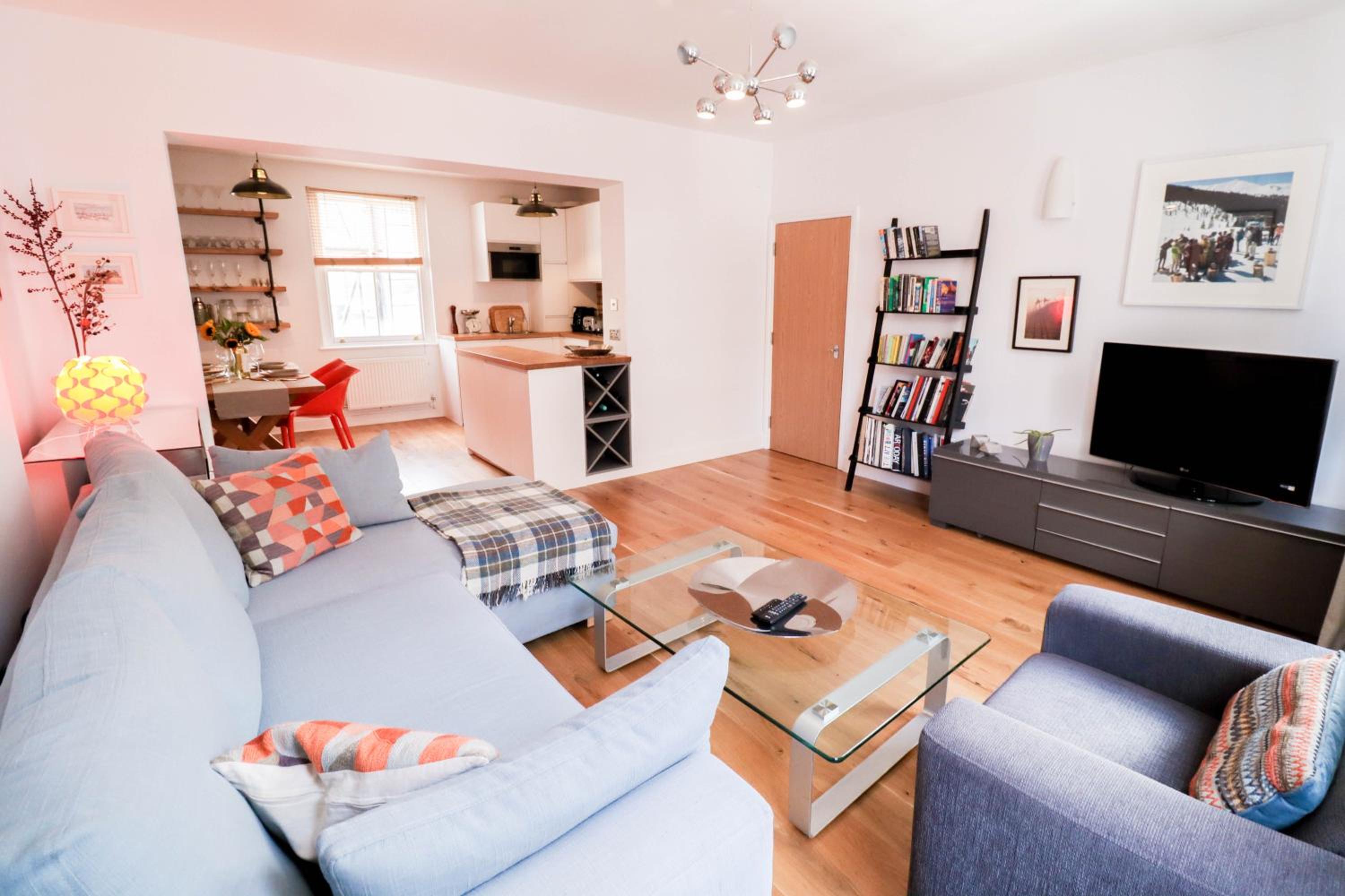One-Bedroom Apartment photo 2