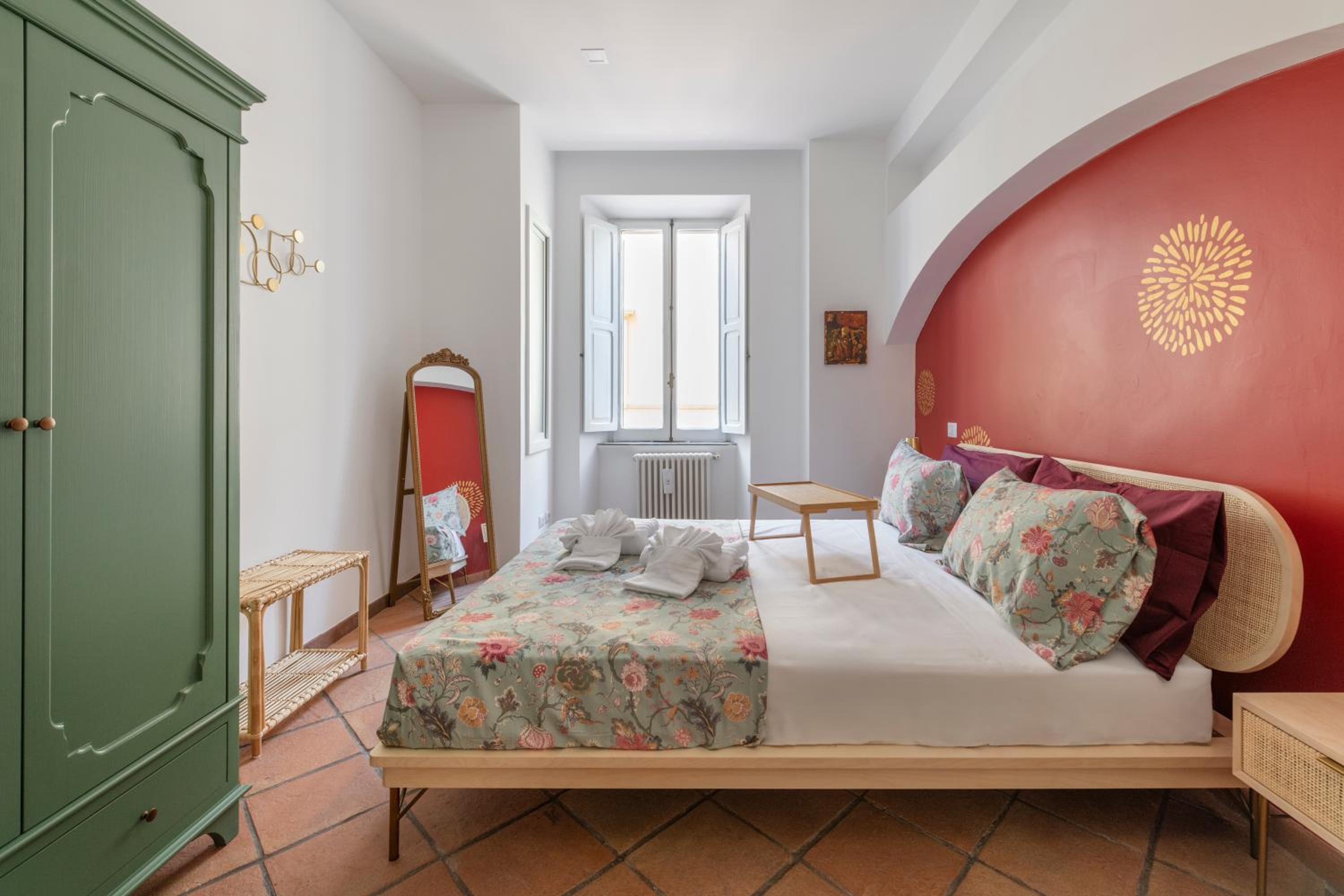 One-Bedroom Deluxe Apartment