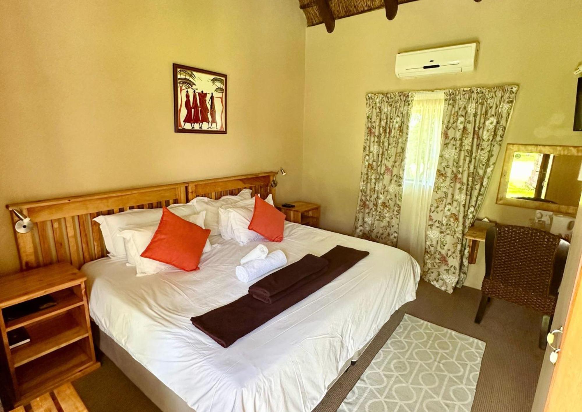 Deluxe Double Room with Shower photo 3