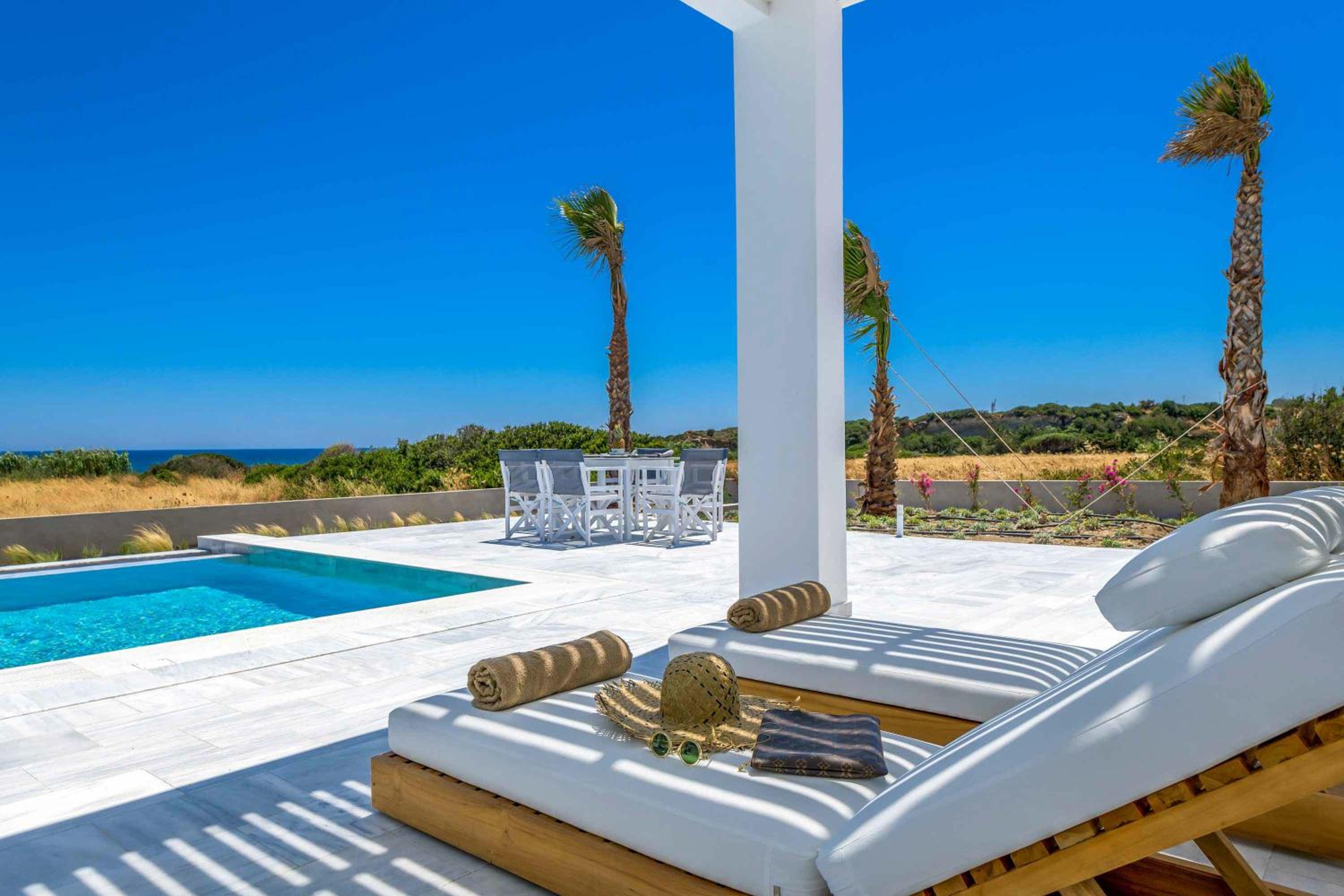 Three-Bedroom Villa photo 2
