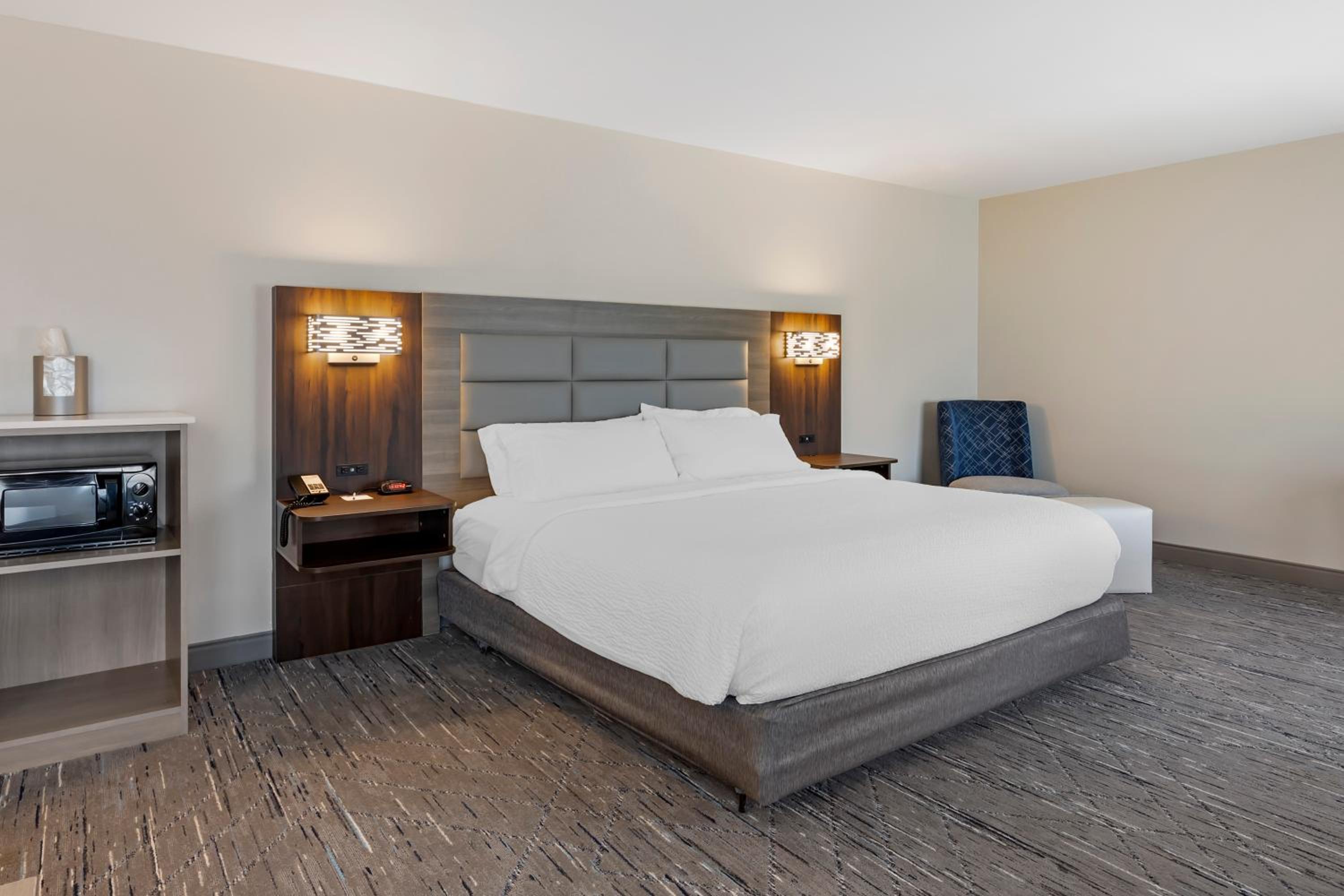 King Suite with Sofa Bed - Photo 3