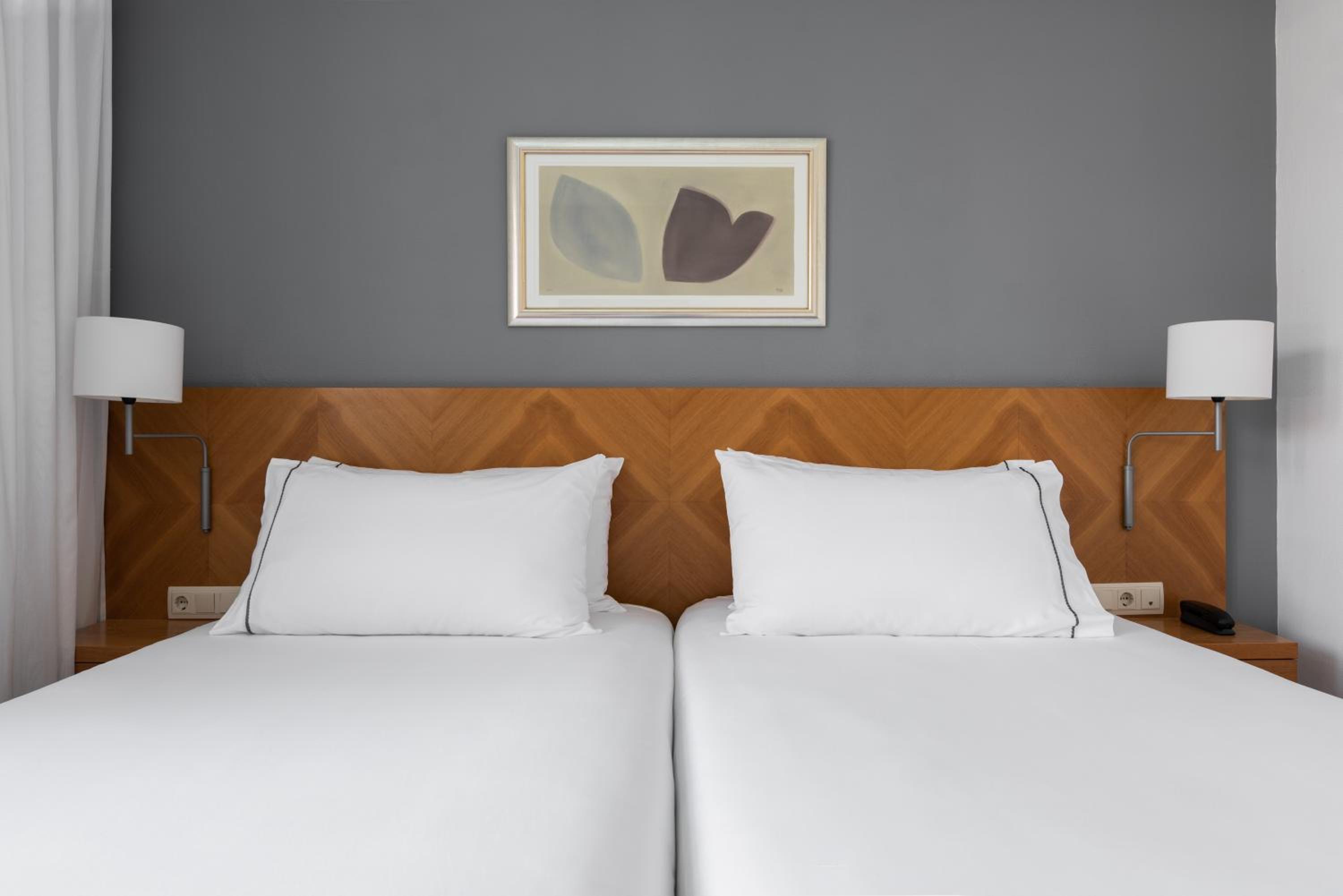 Deluxe Double or Twin Room - Photo 2