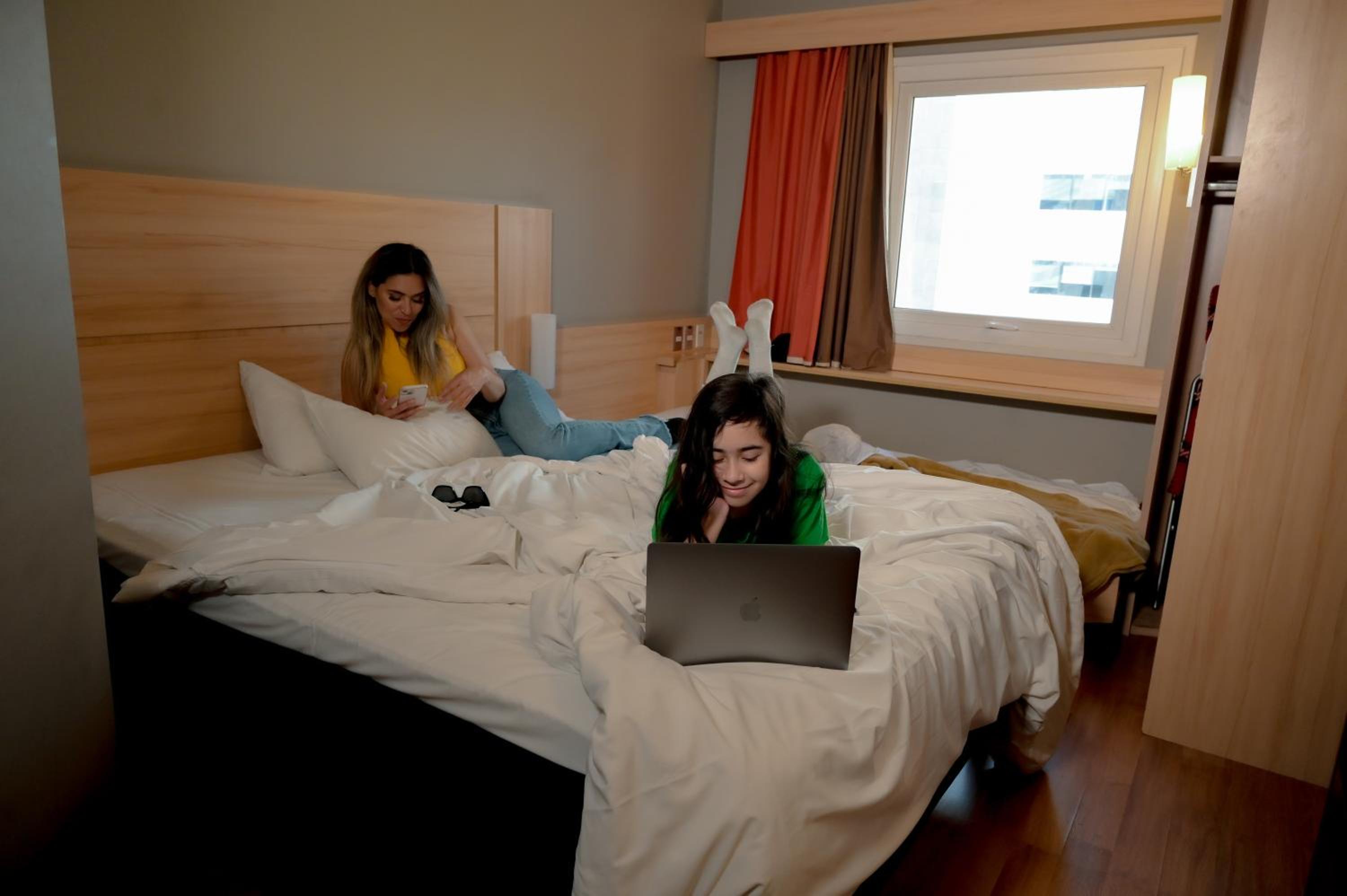 Standard Queen Room with Child Bed photo 3