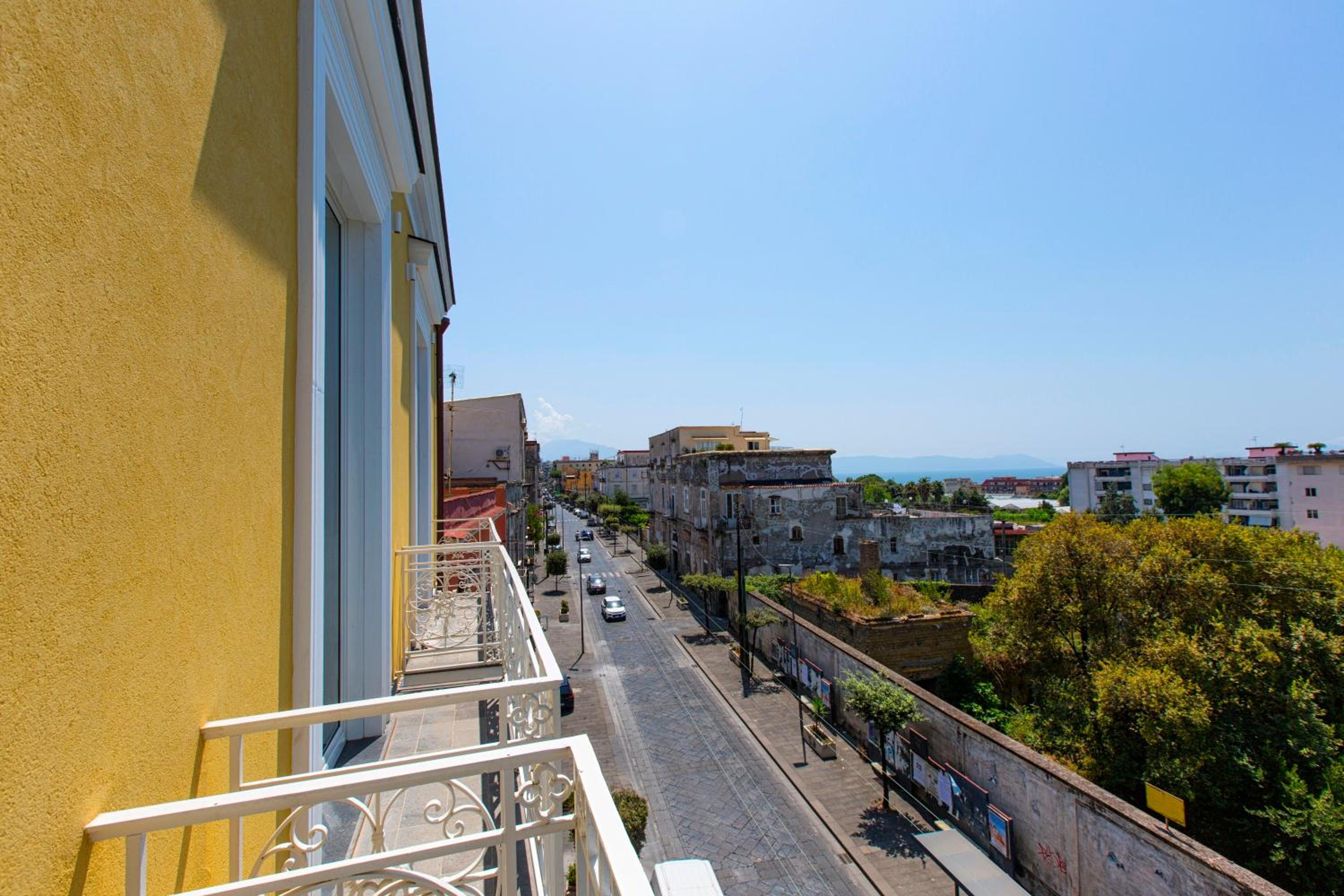 Deluxe Double Room with Balcony and Sea View - Photo 3