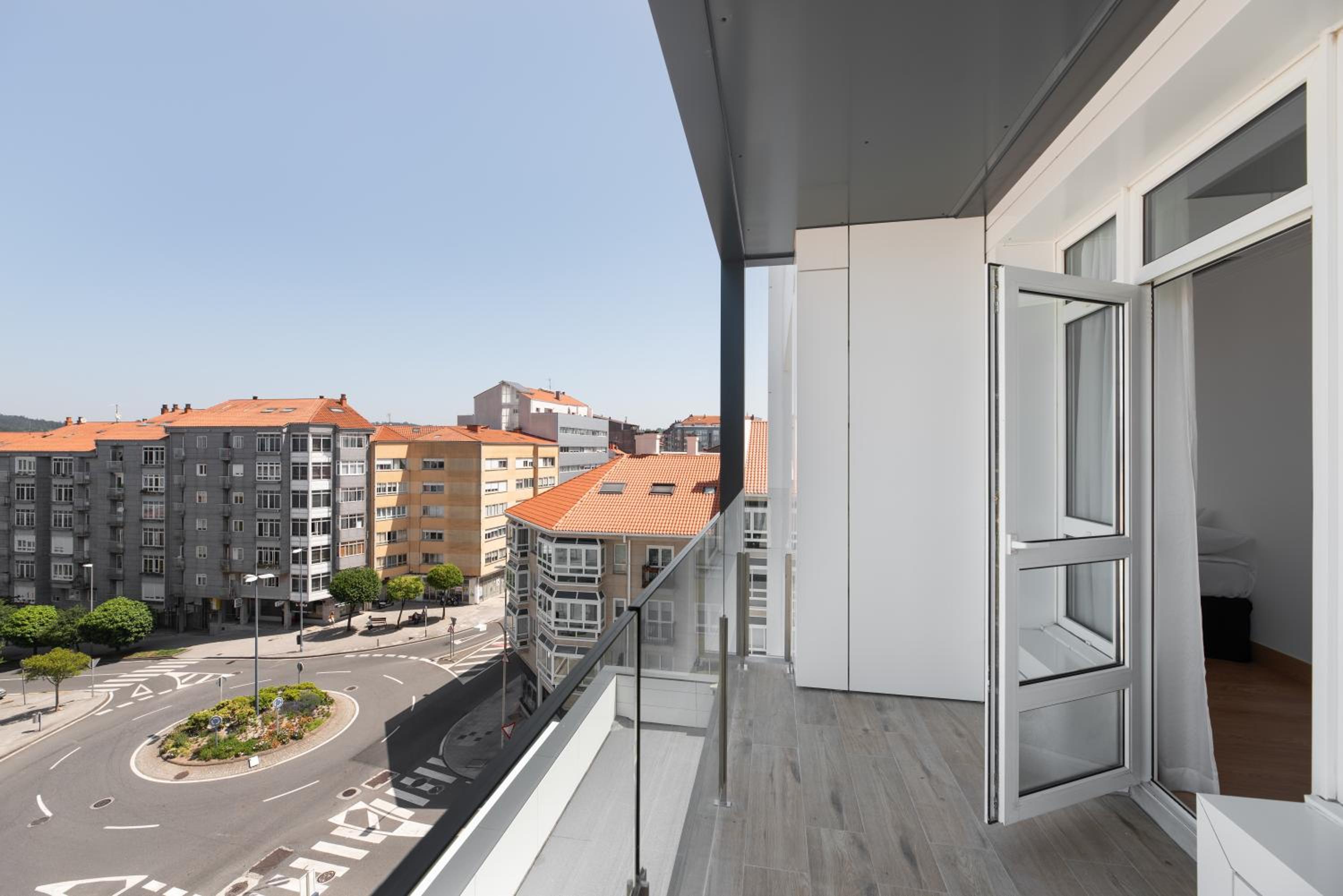 Junior Suite with Balcony - Photo 3