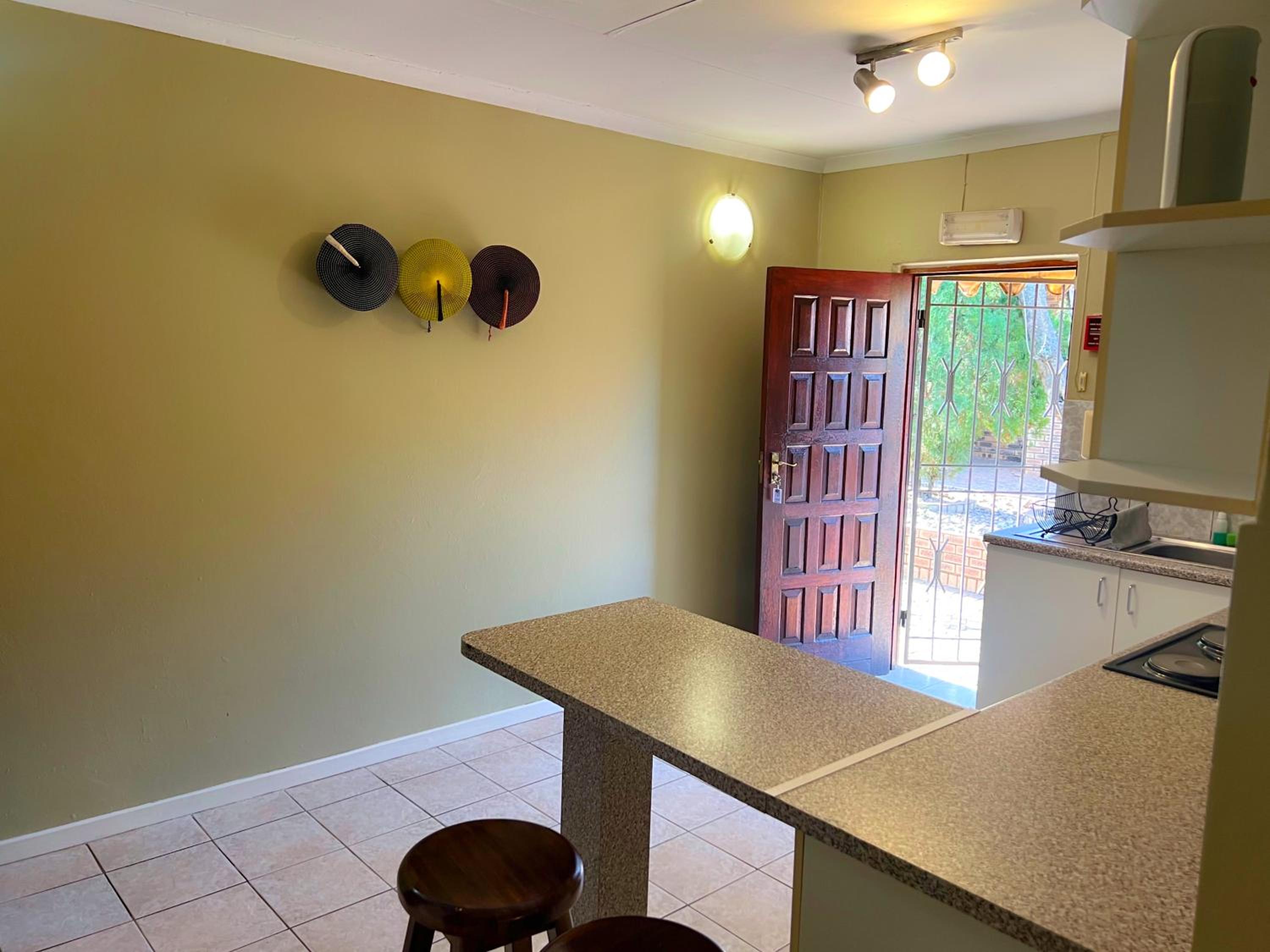 Deluxe Suite - Photo 8