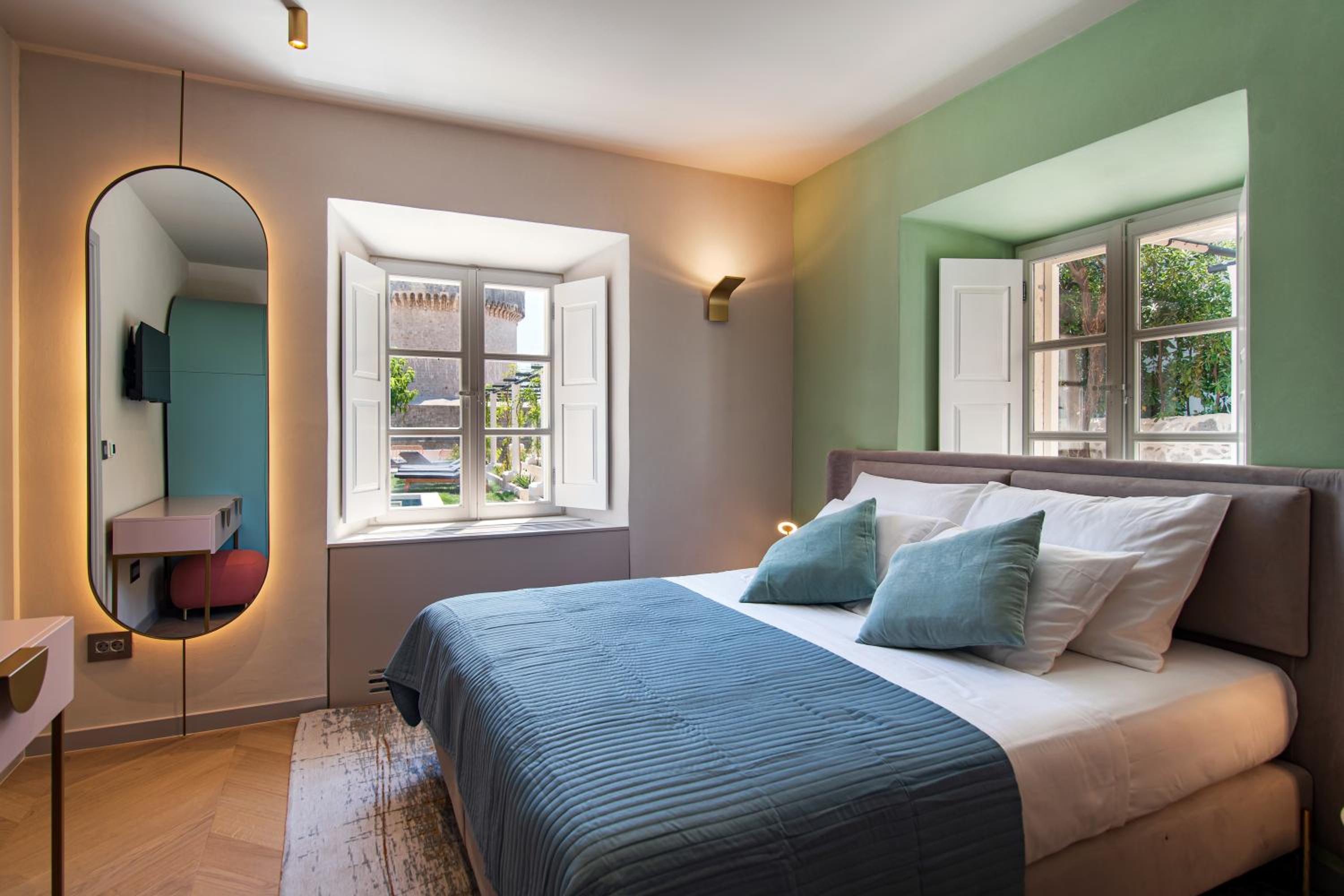 Double Room with Pool View