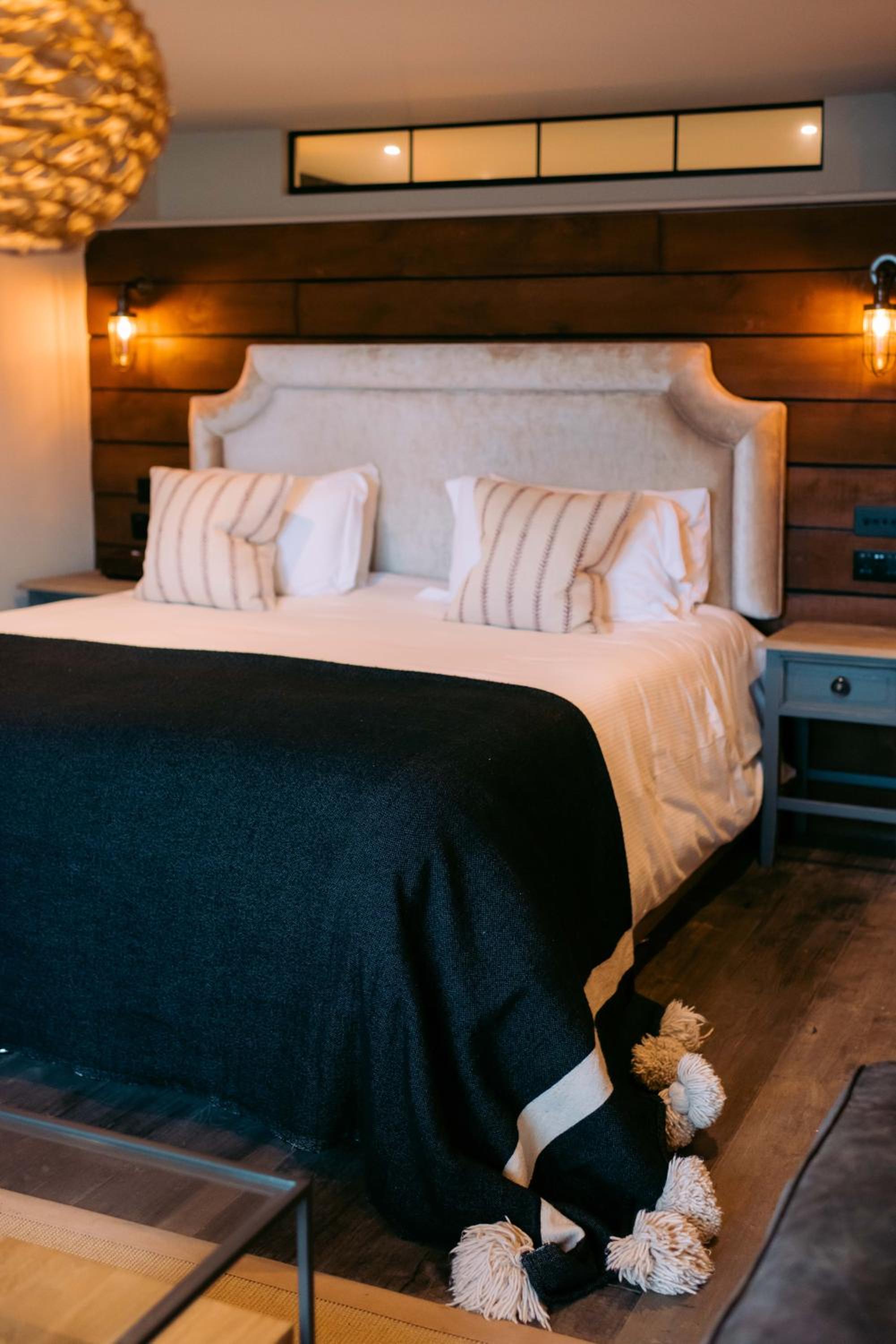 Junior Suite with Balcony - Photo 1