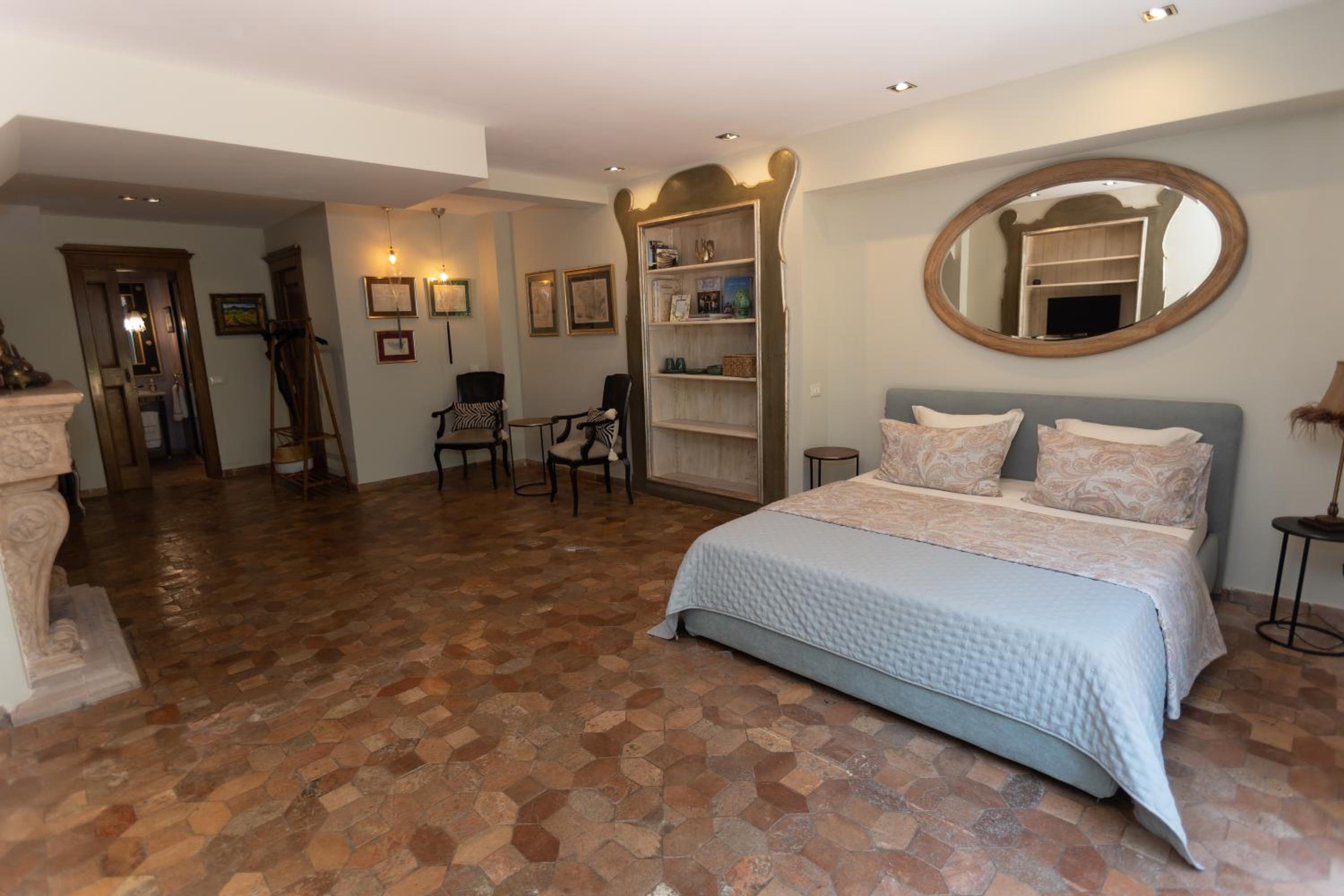 Double Room with Private Bathroom photo 1