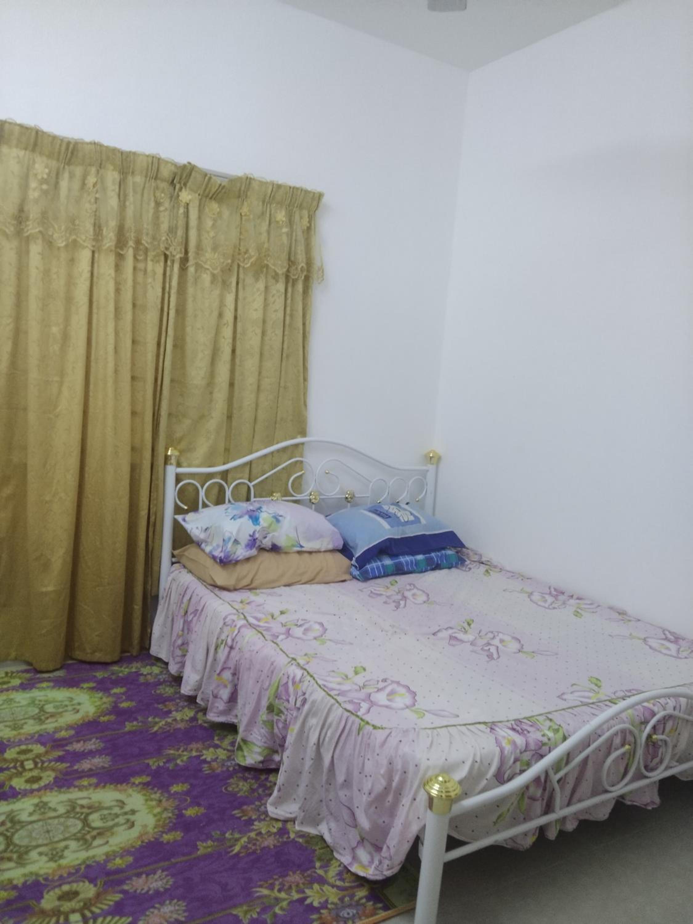 Three-Bedroom House photo 3