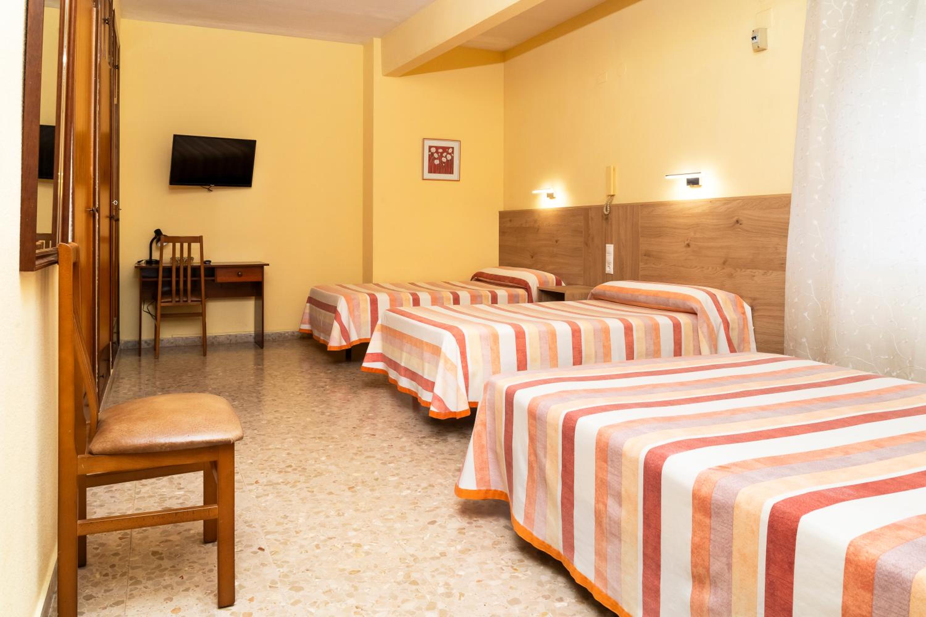 Triple Room - Photo 2