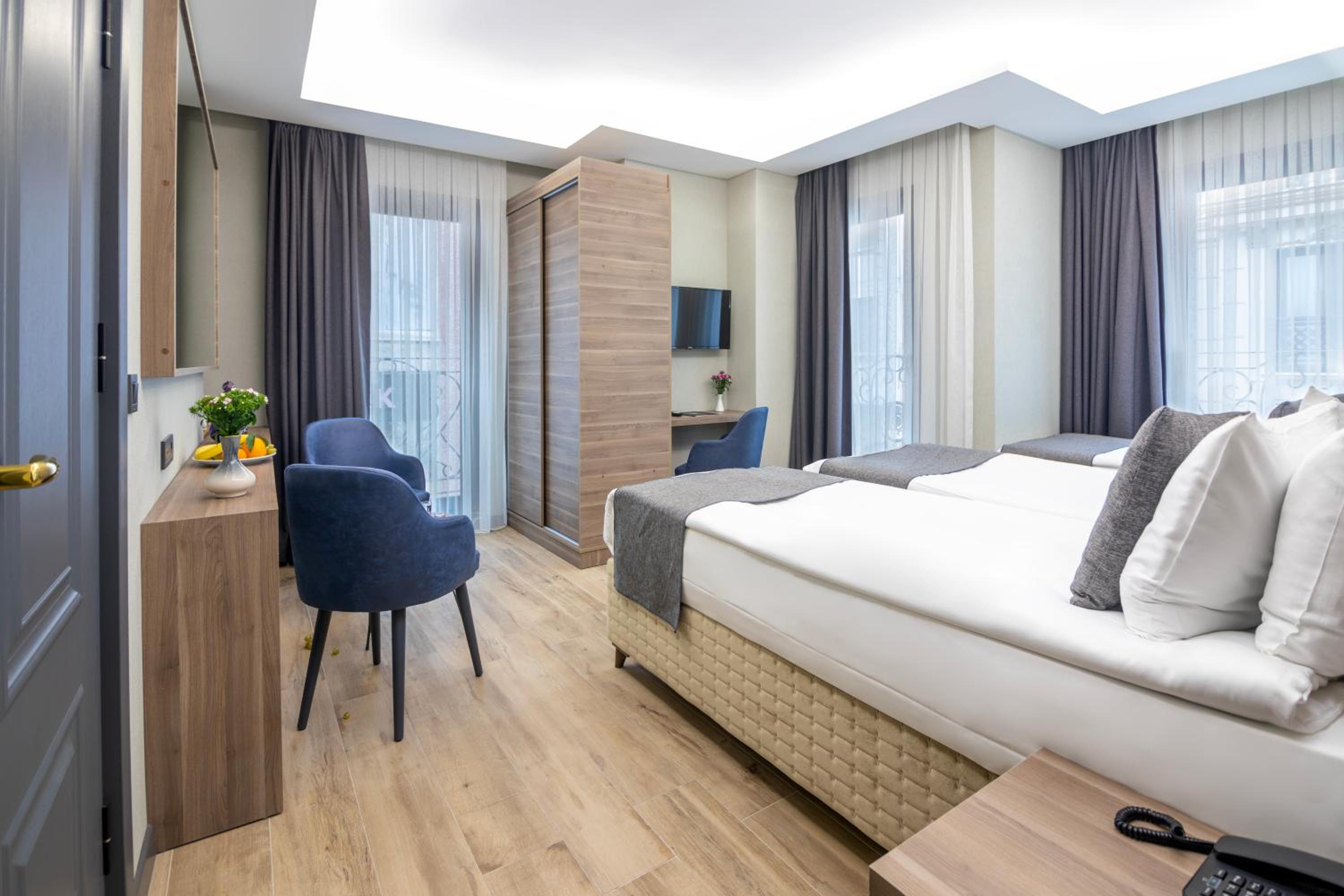 Standard Triple Room photo 2