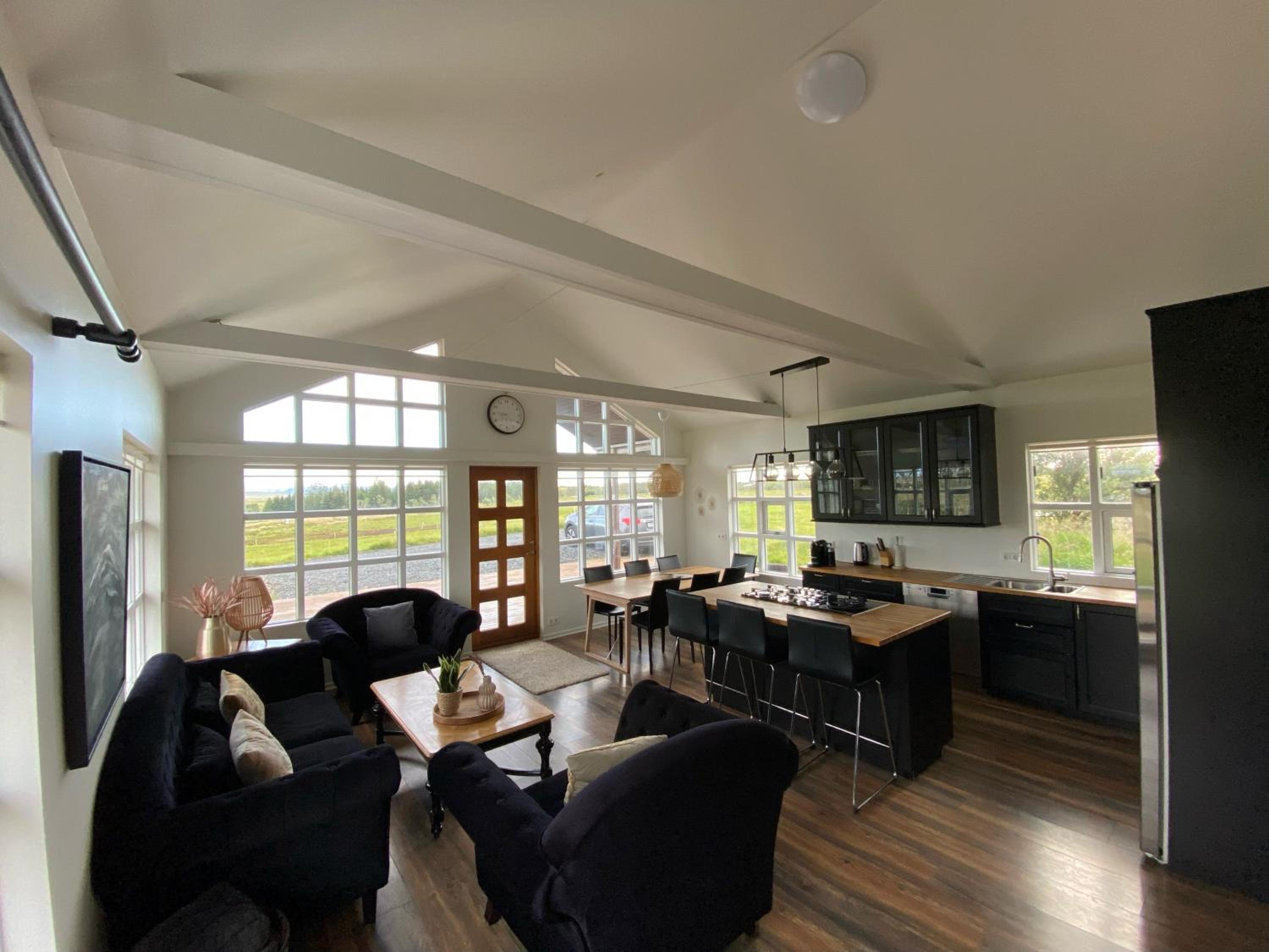 Three-Bedroom Villa photo 1