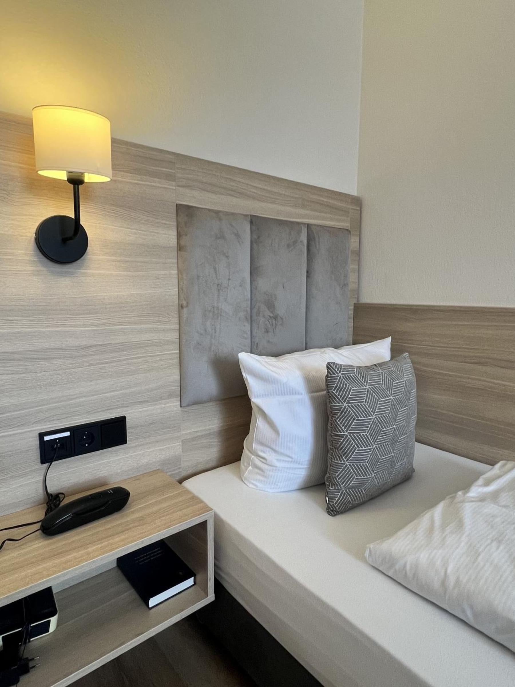 Single Room photo 2