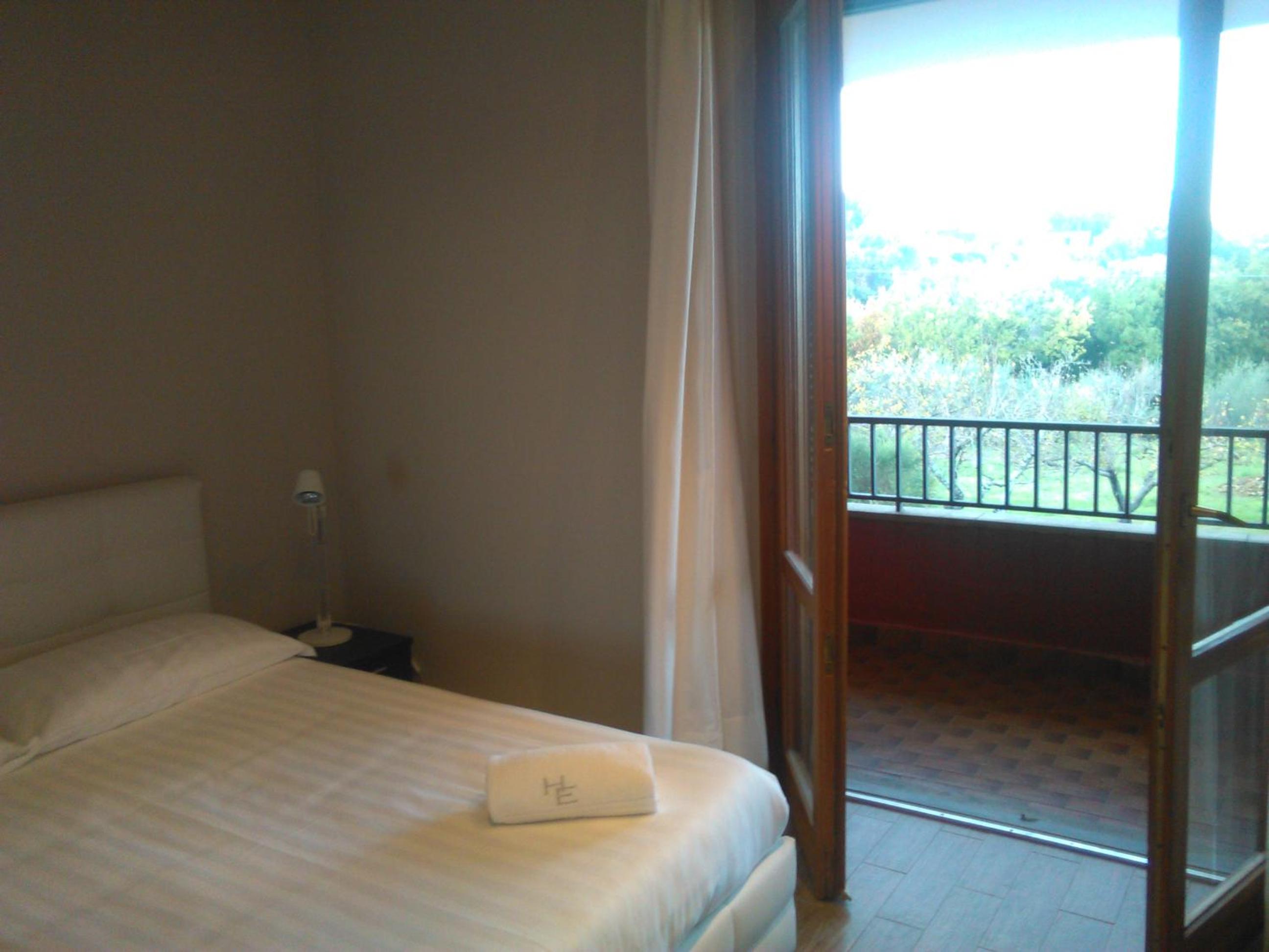 Double Room - Photo 3