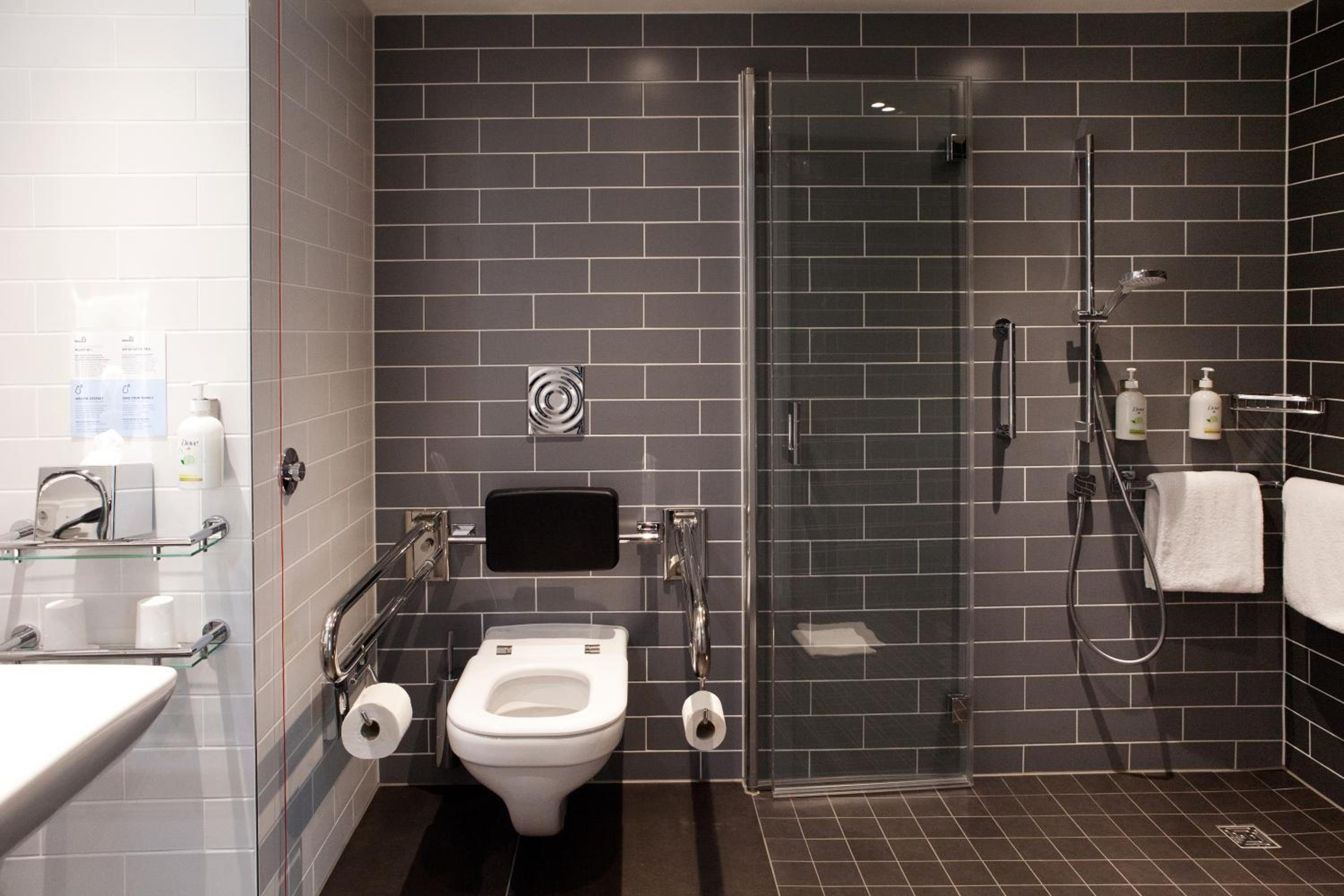 Standard Queen Room - Accessible - Photo 2