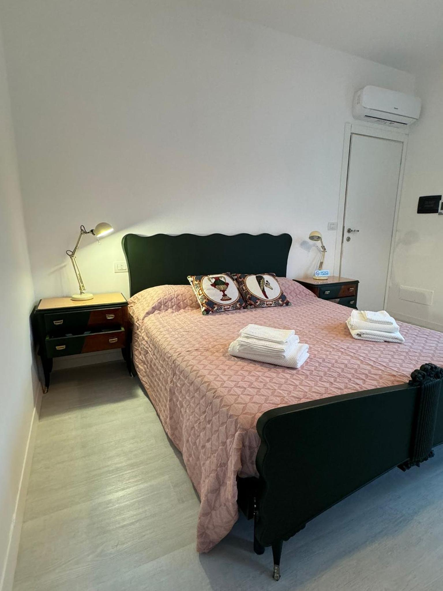 King Room With Balcony photo 2