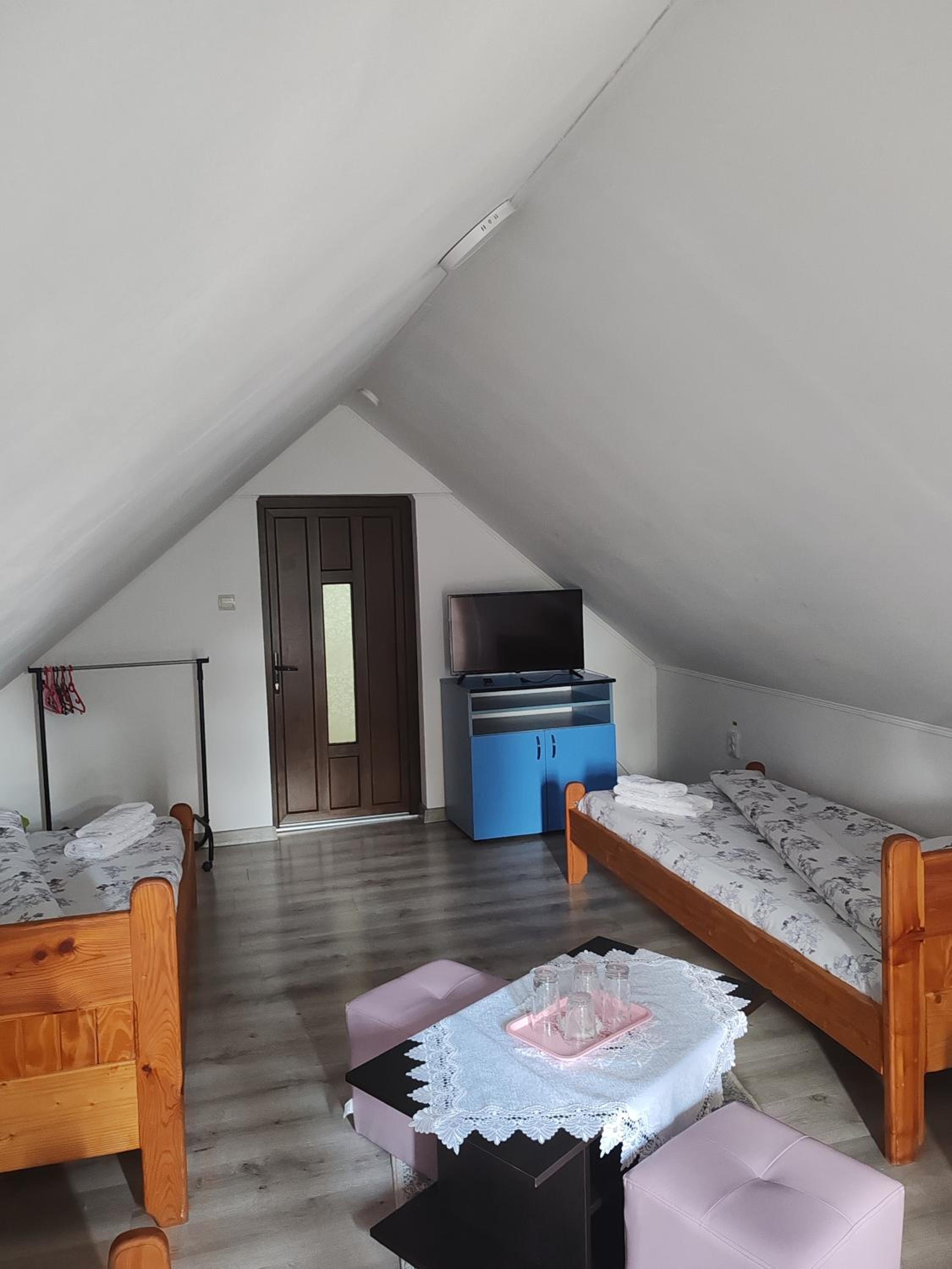Double Room With Shared Bathroom photo 1