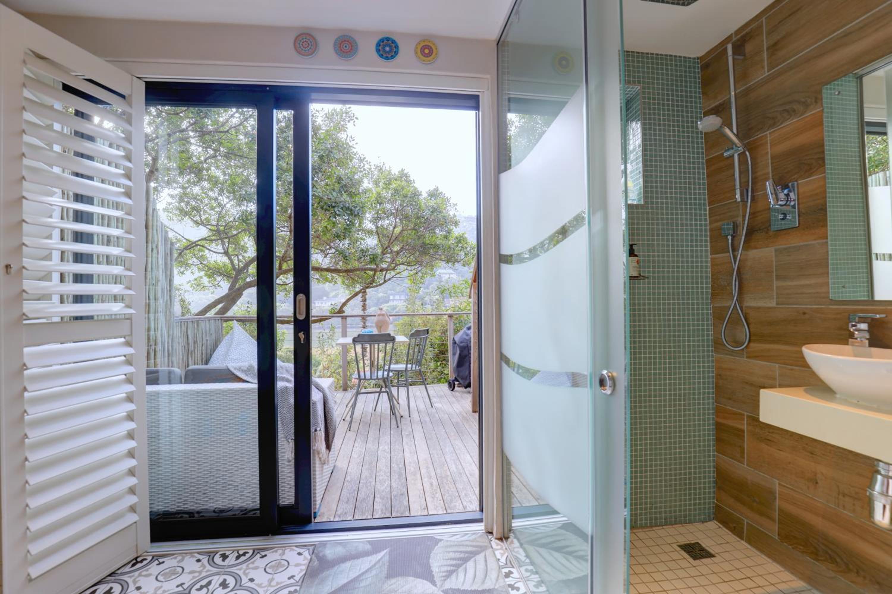 Traveler Room with Lake View photo 2