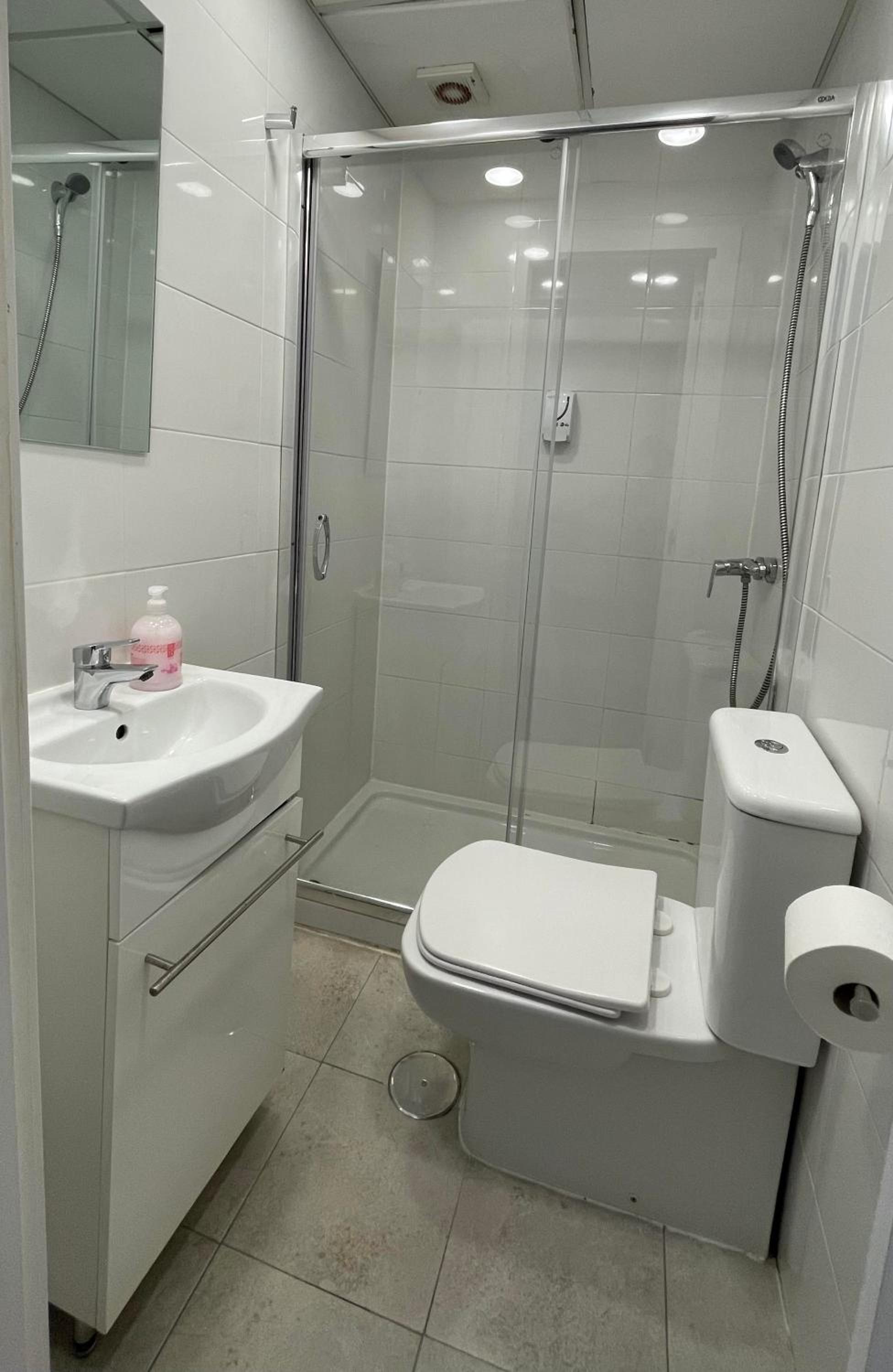 Double Room - Photo 4