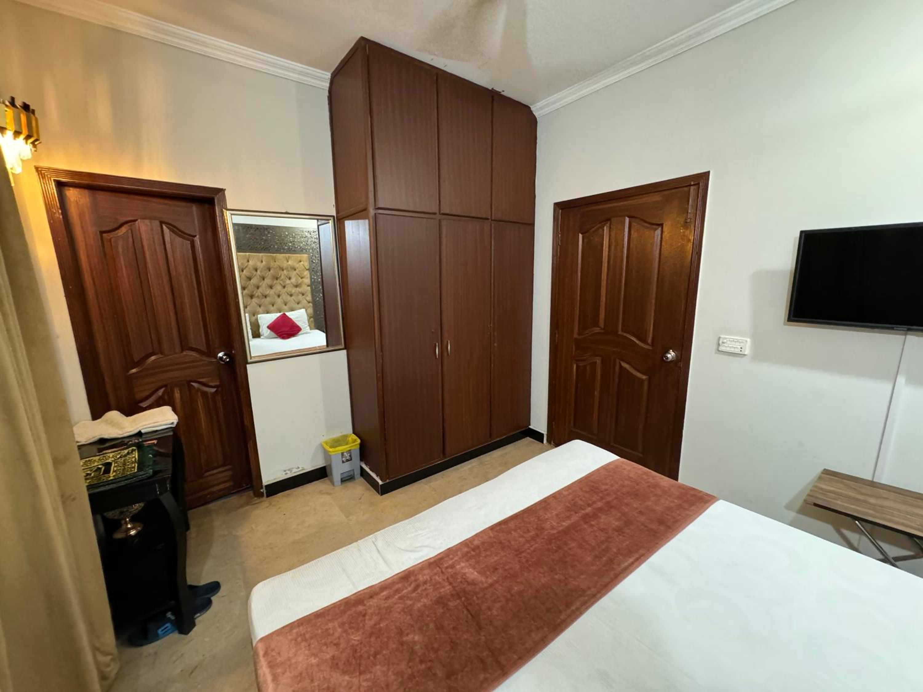 Standard Double Room - Photo 2