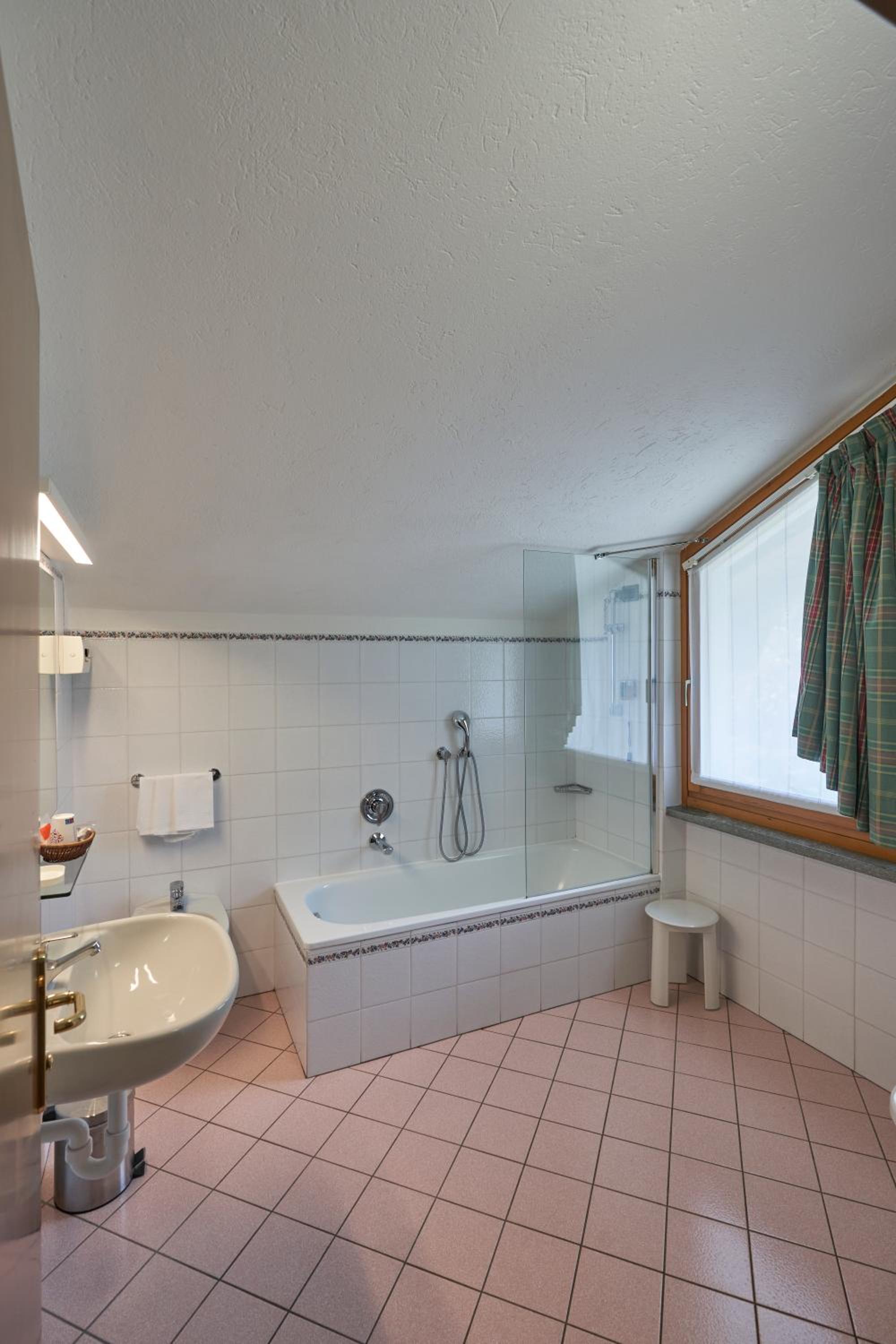 Triple Room - Photo 8