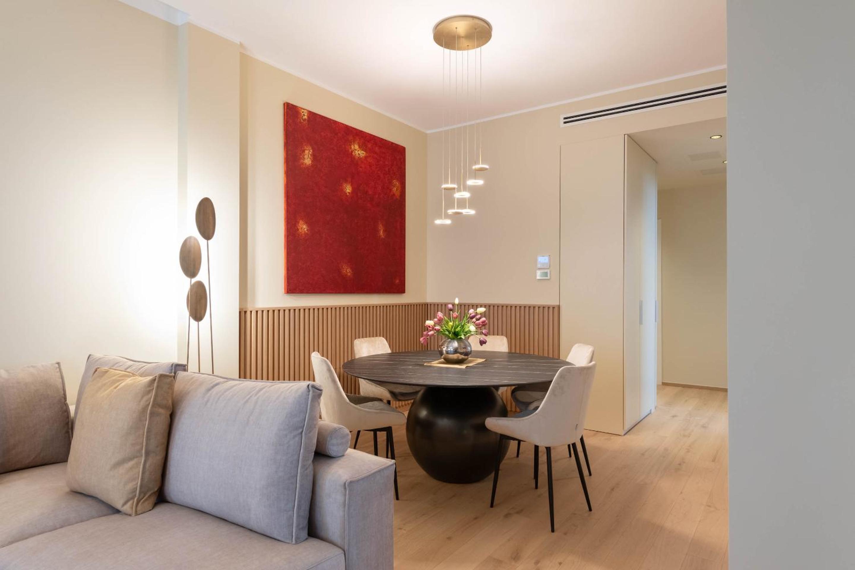 Three-Bedroom Apartment - Via Cornaggia 9