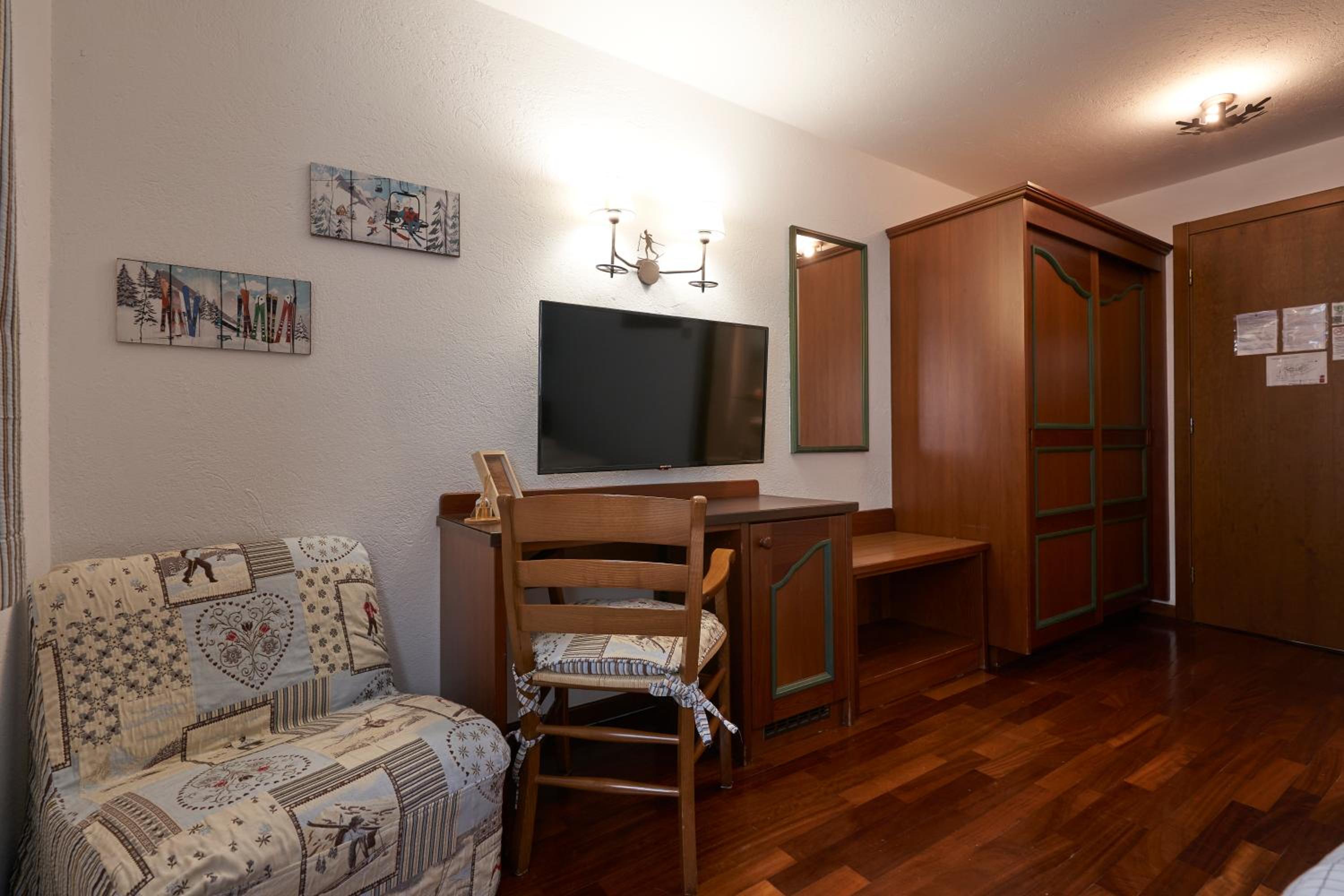 Double or Twin Room - Photo 21