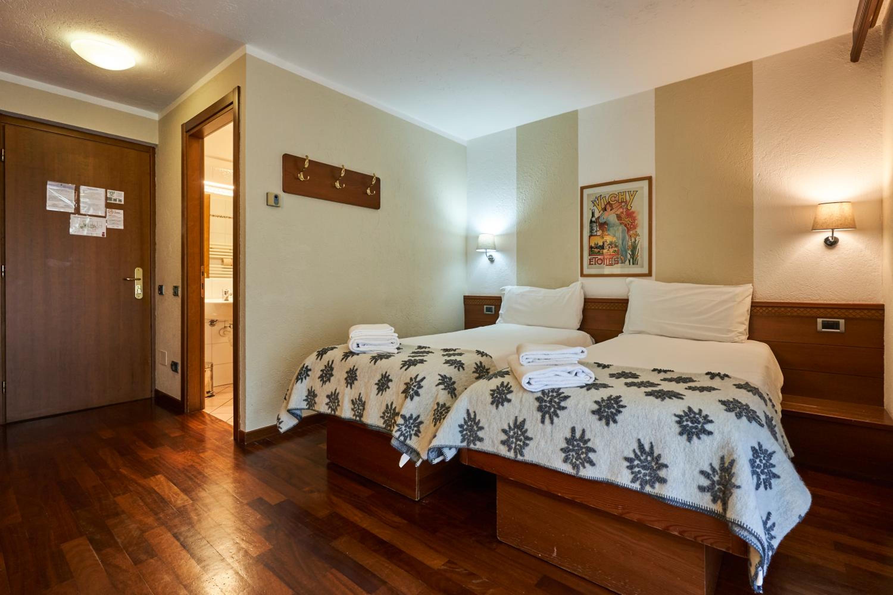 Double or Twin Room - Photo 45