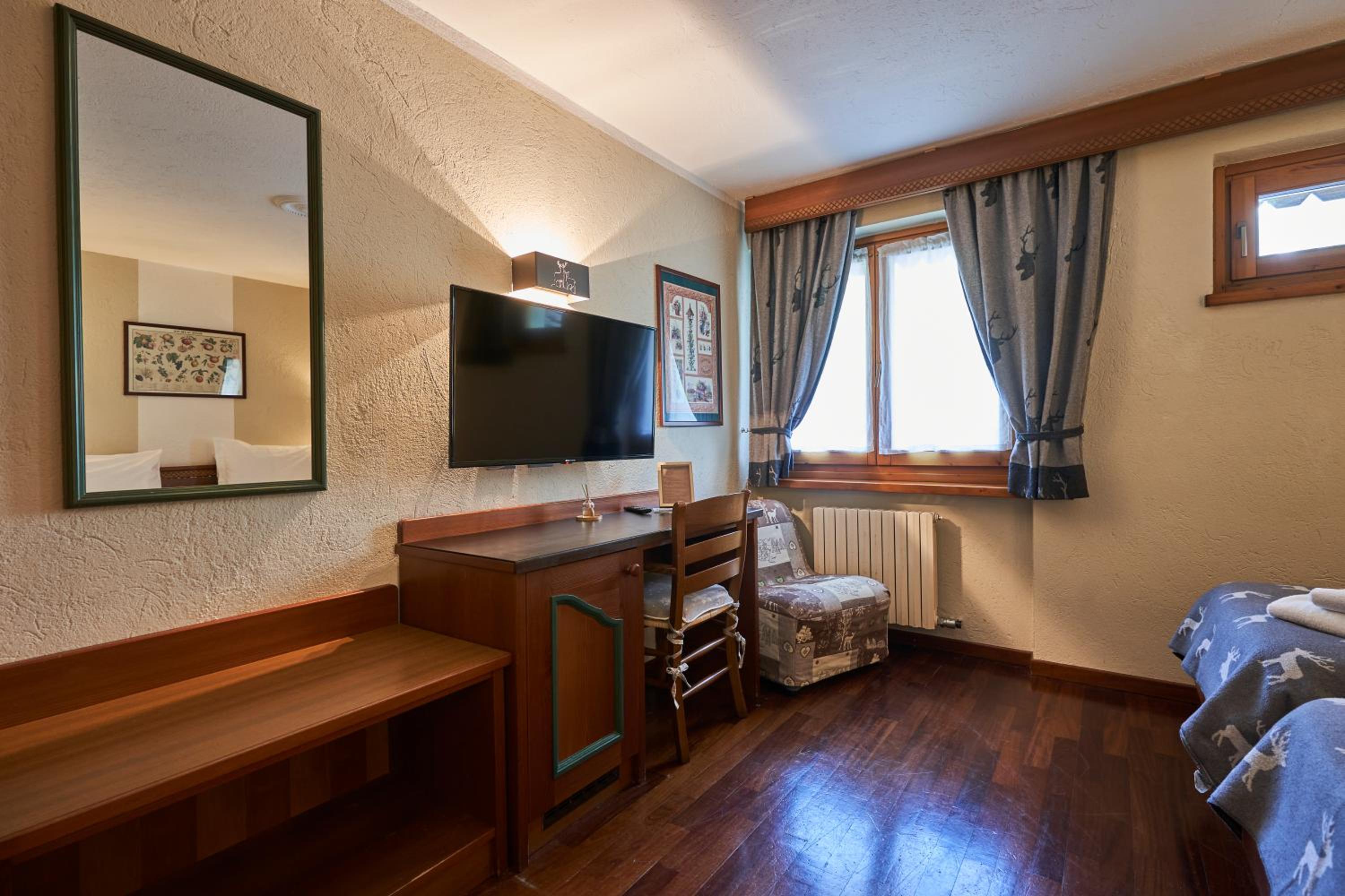 Double or Twin Room - Photo 22