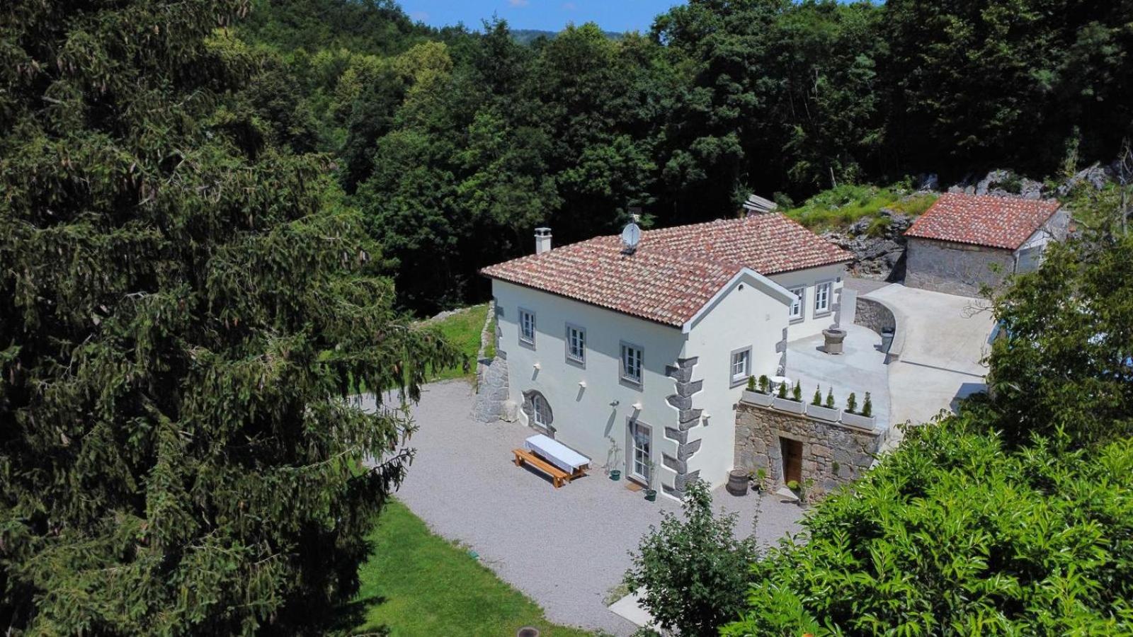Villa photo 2
