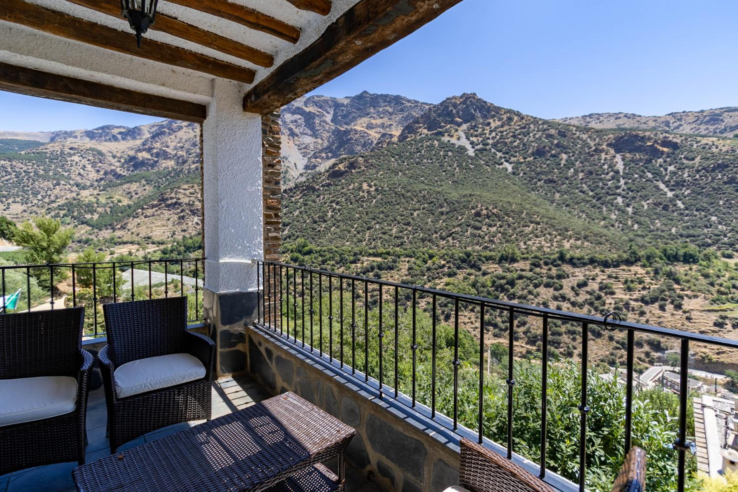 Triple Room with Mountain View photo 2