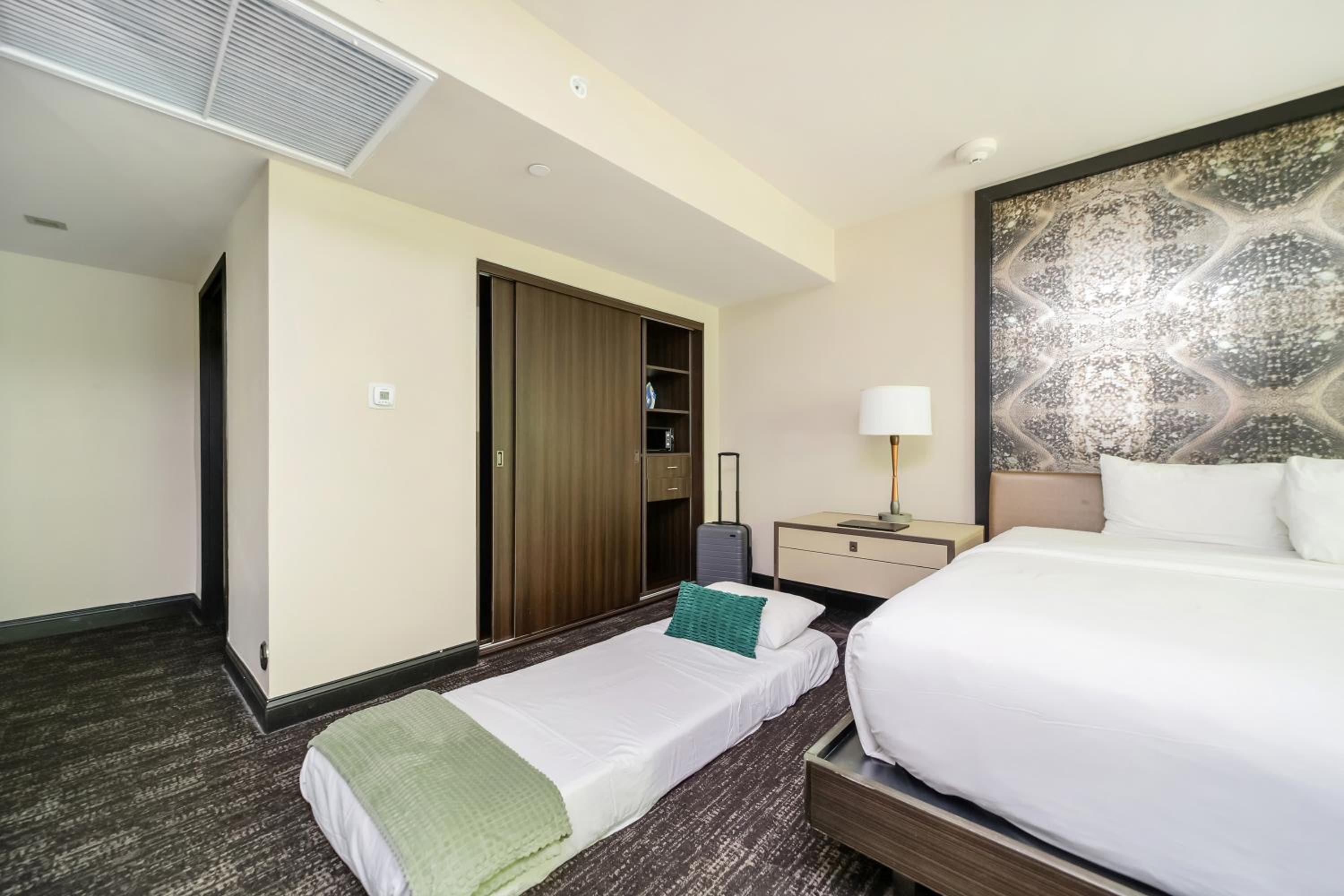 Deluxe Junior Suite - Photo 7