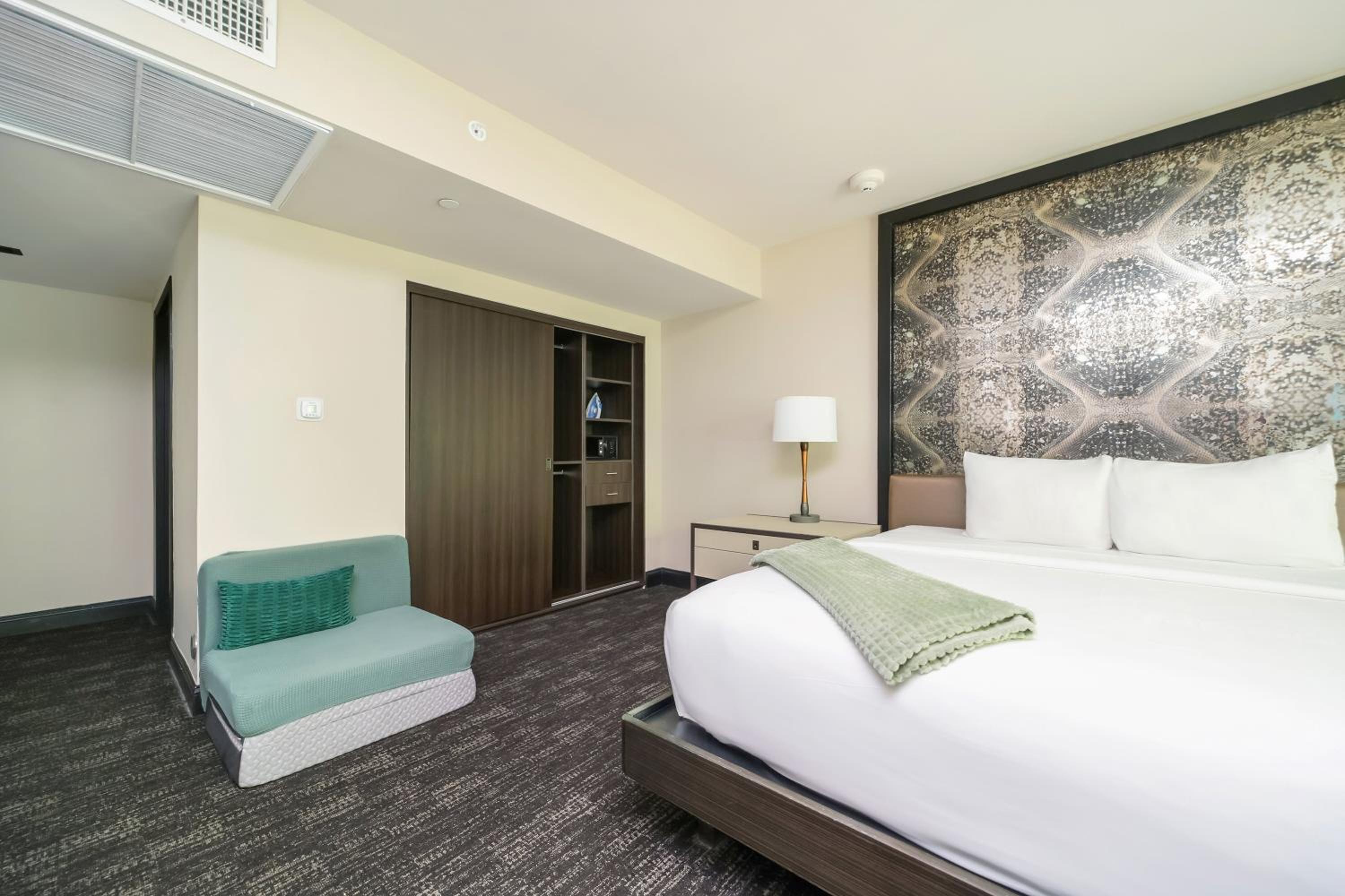 Deluxe Junior Suite - Photo 4