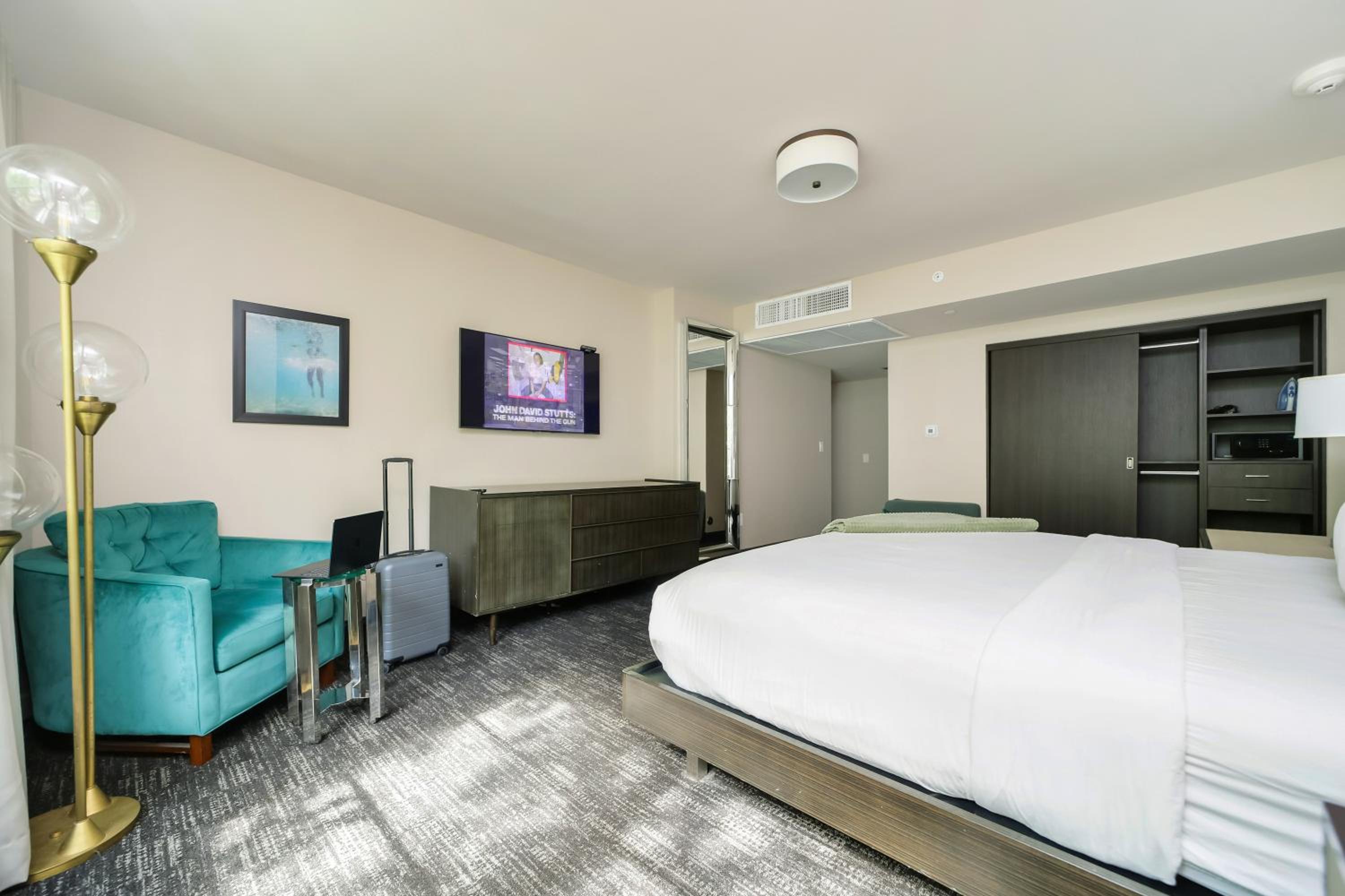 Deluxe Junior Suite - Photo 6