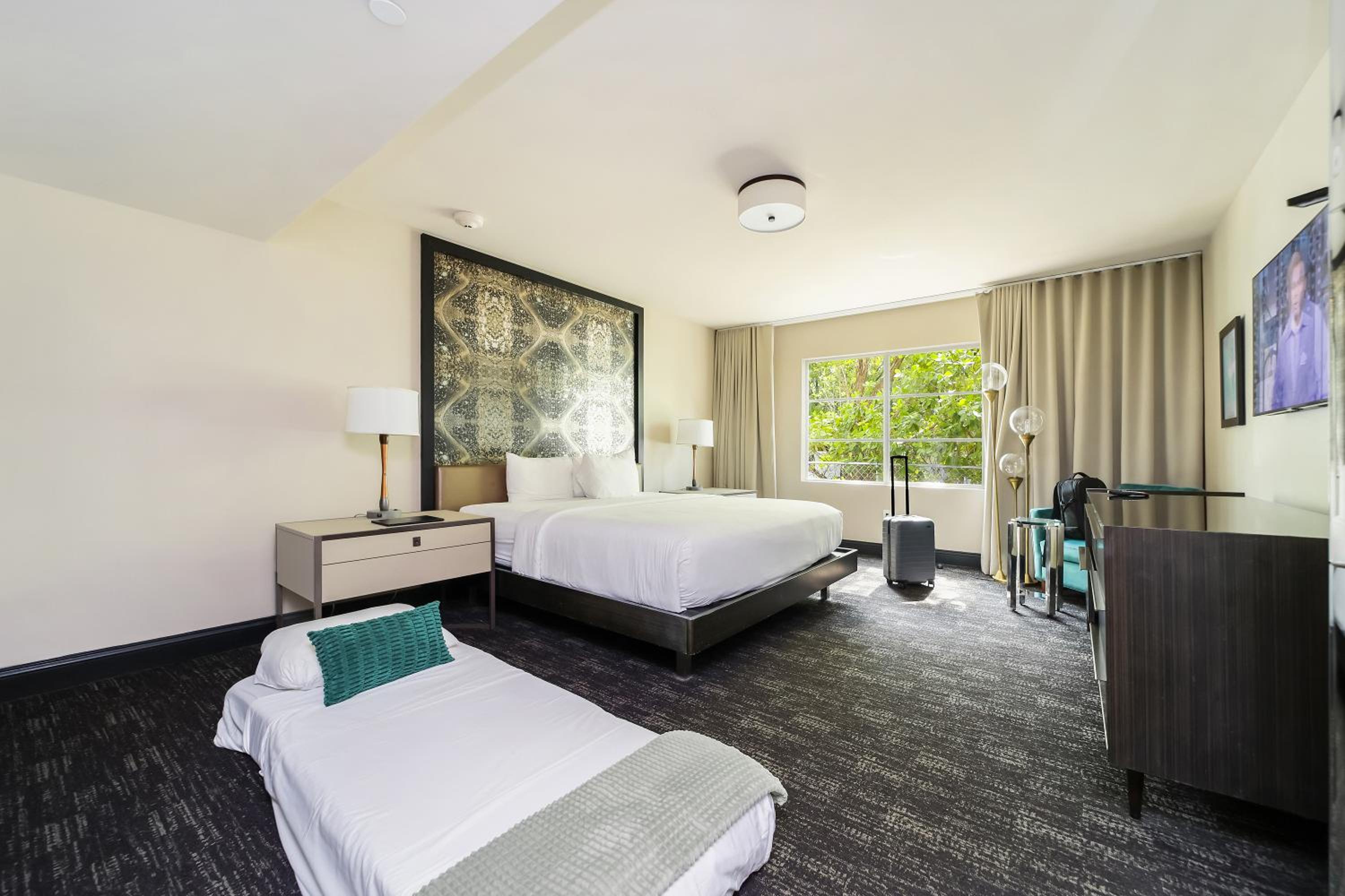 Deluxe Junior Suite - Photo 1