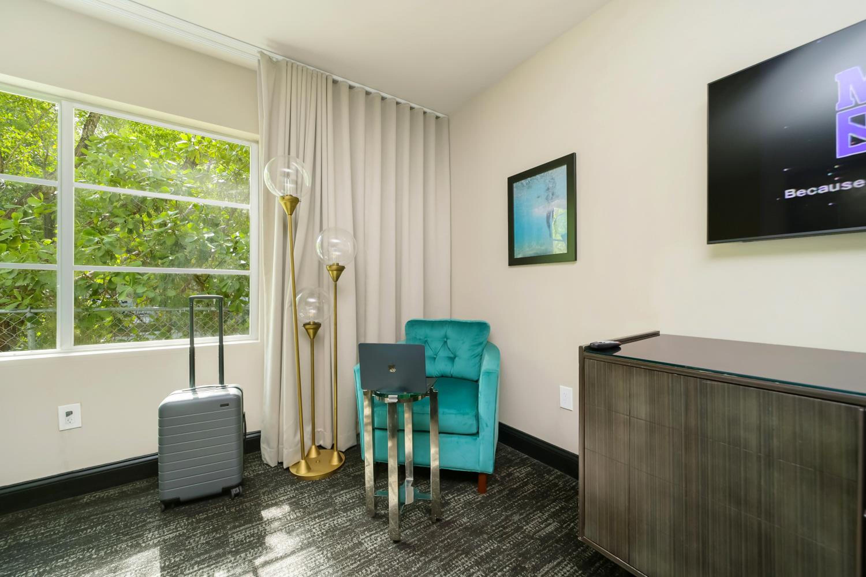 Deluxe Junior Suite - Photo 5