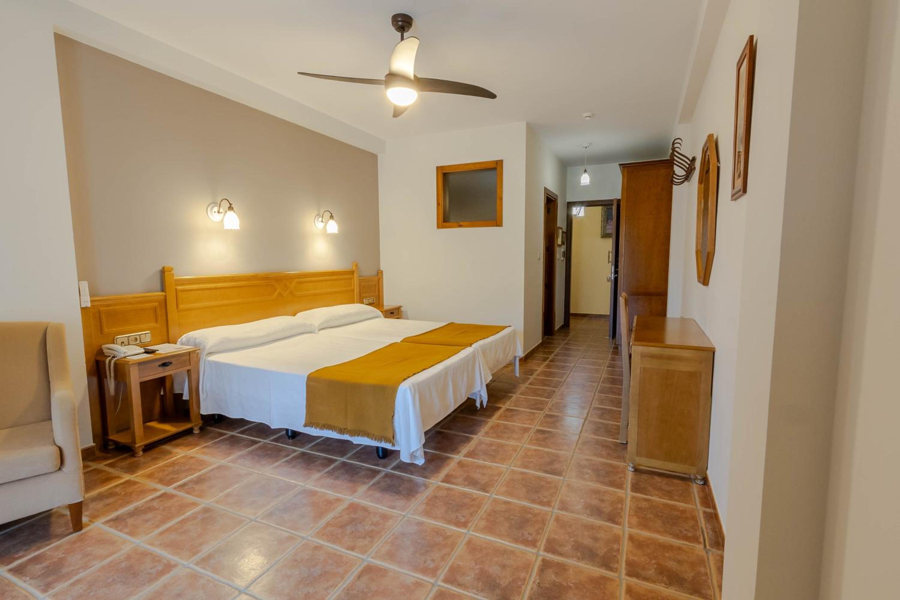 Superior Double Room with Mountain View - Photo 8