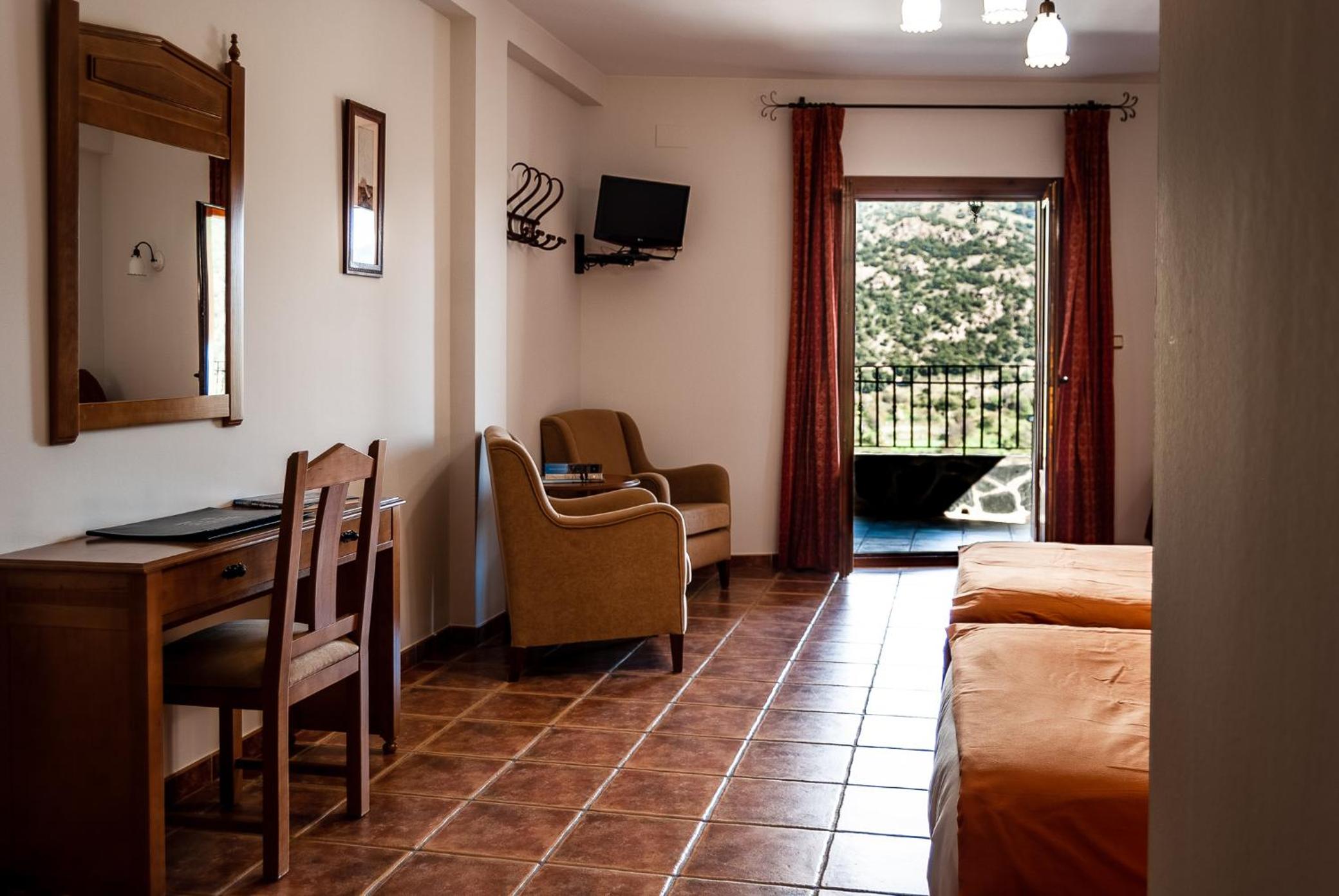 Superior Double Room with Mountain View - Photo 6