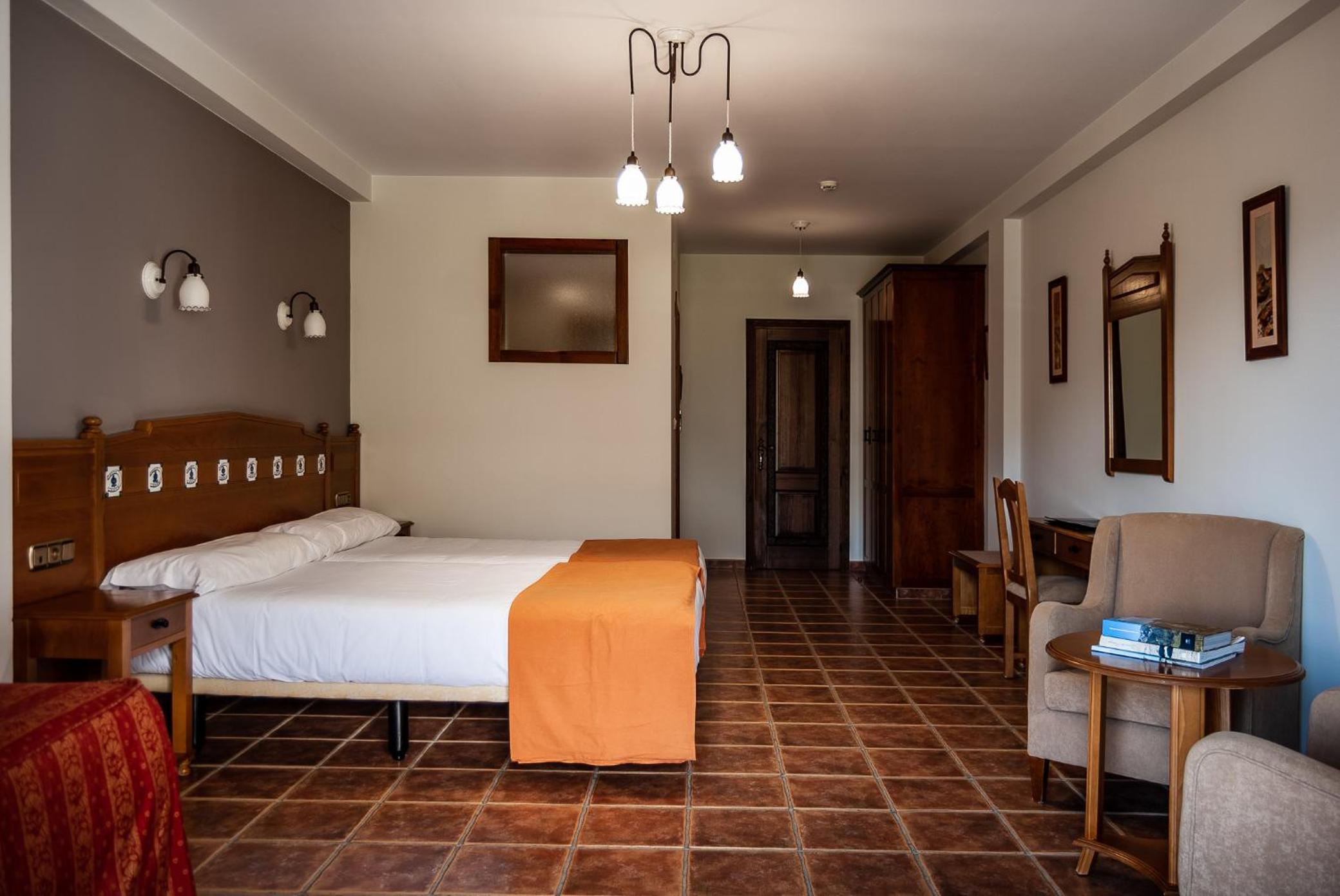Superior Double Room with Mountain View - Photo 3