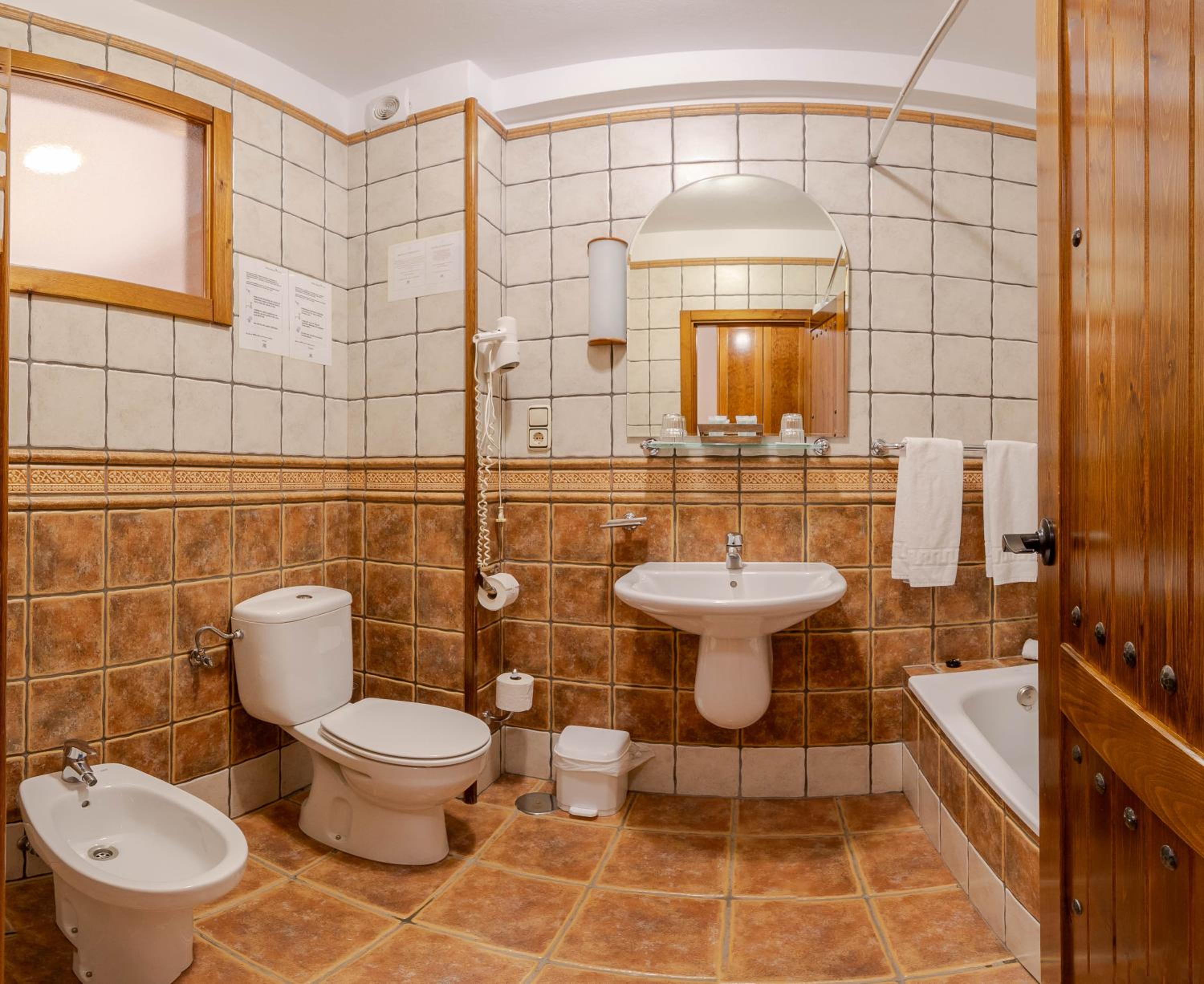 Superior Double Room with Mountain View - Photo 10