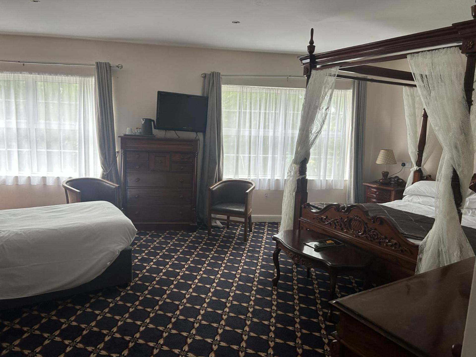 Twin Room - Photo 4