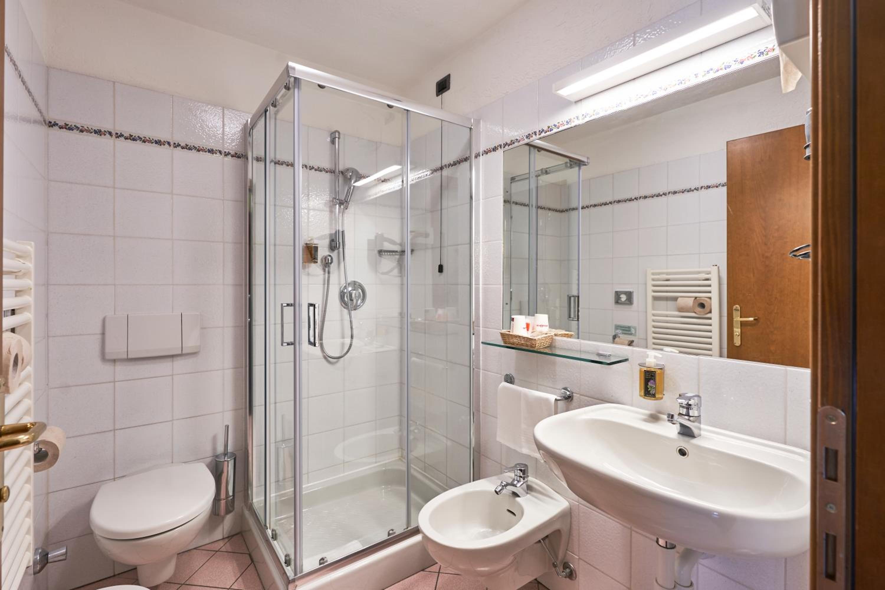 Double or Twin Room - Photo 24