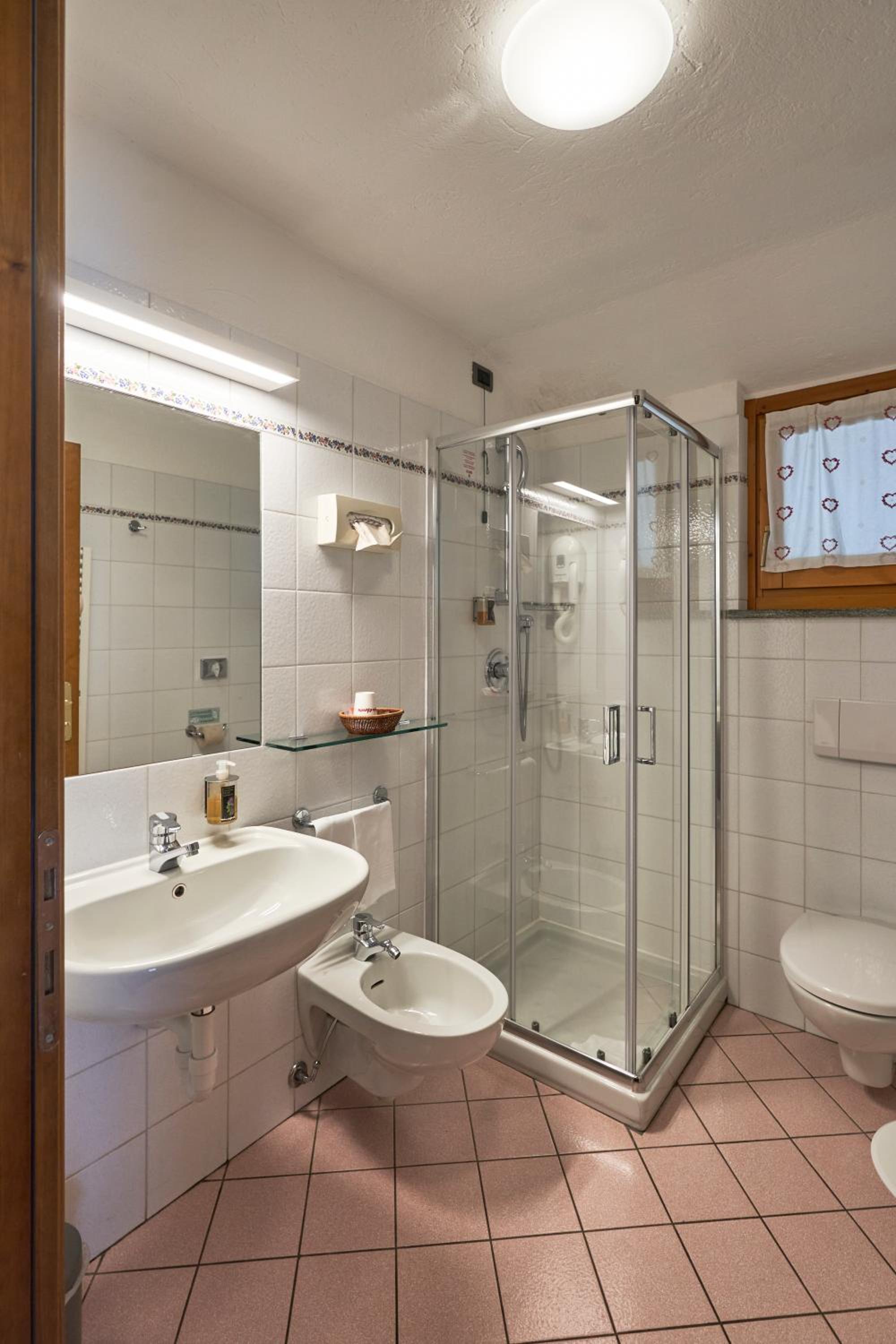 Double or Twin Room - Photo 26