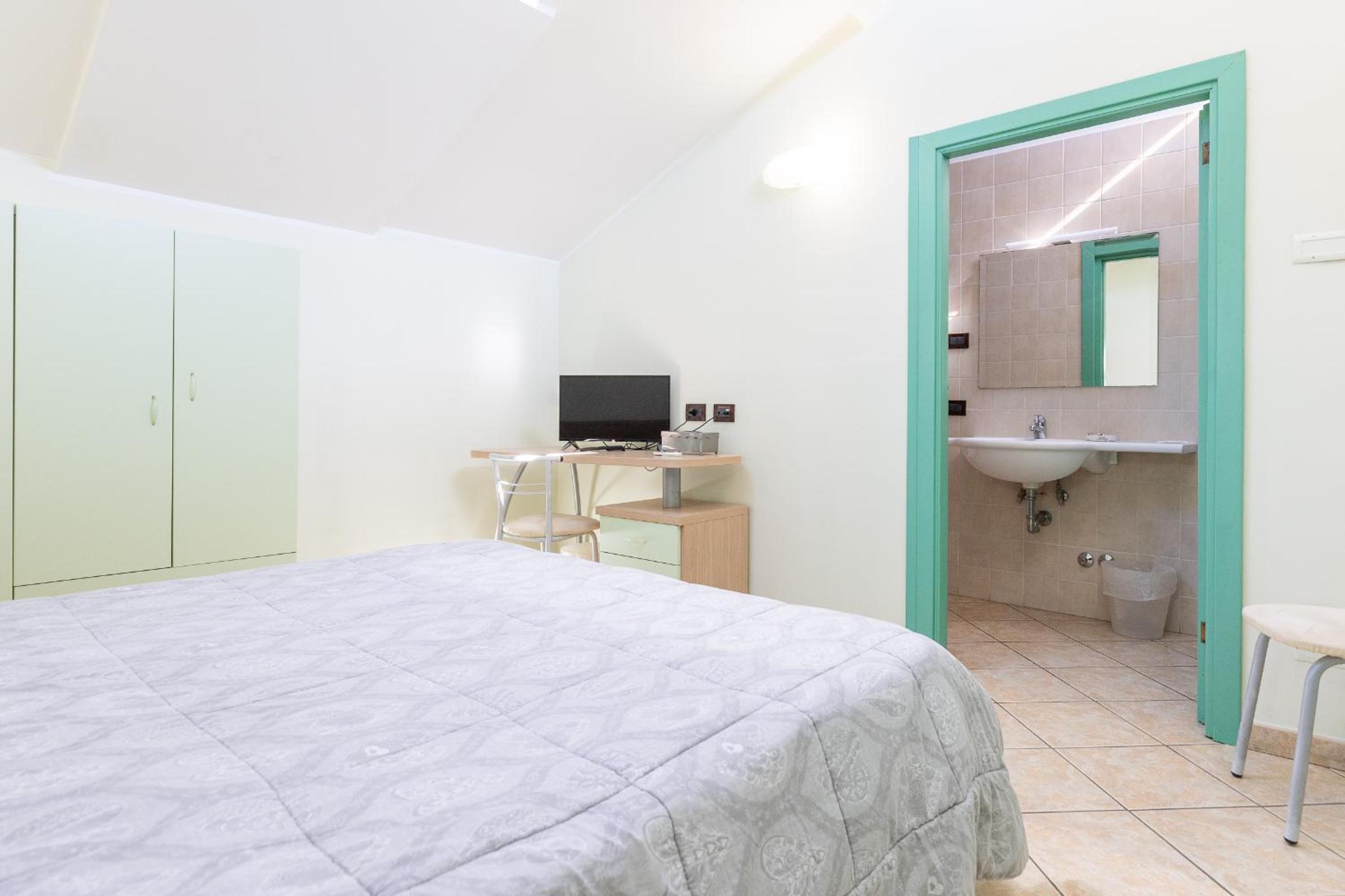 Single Room photo 3