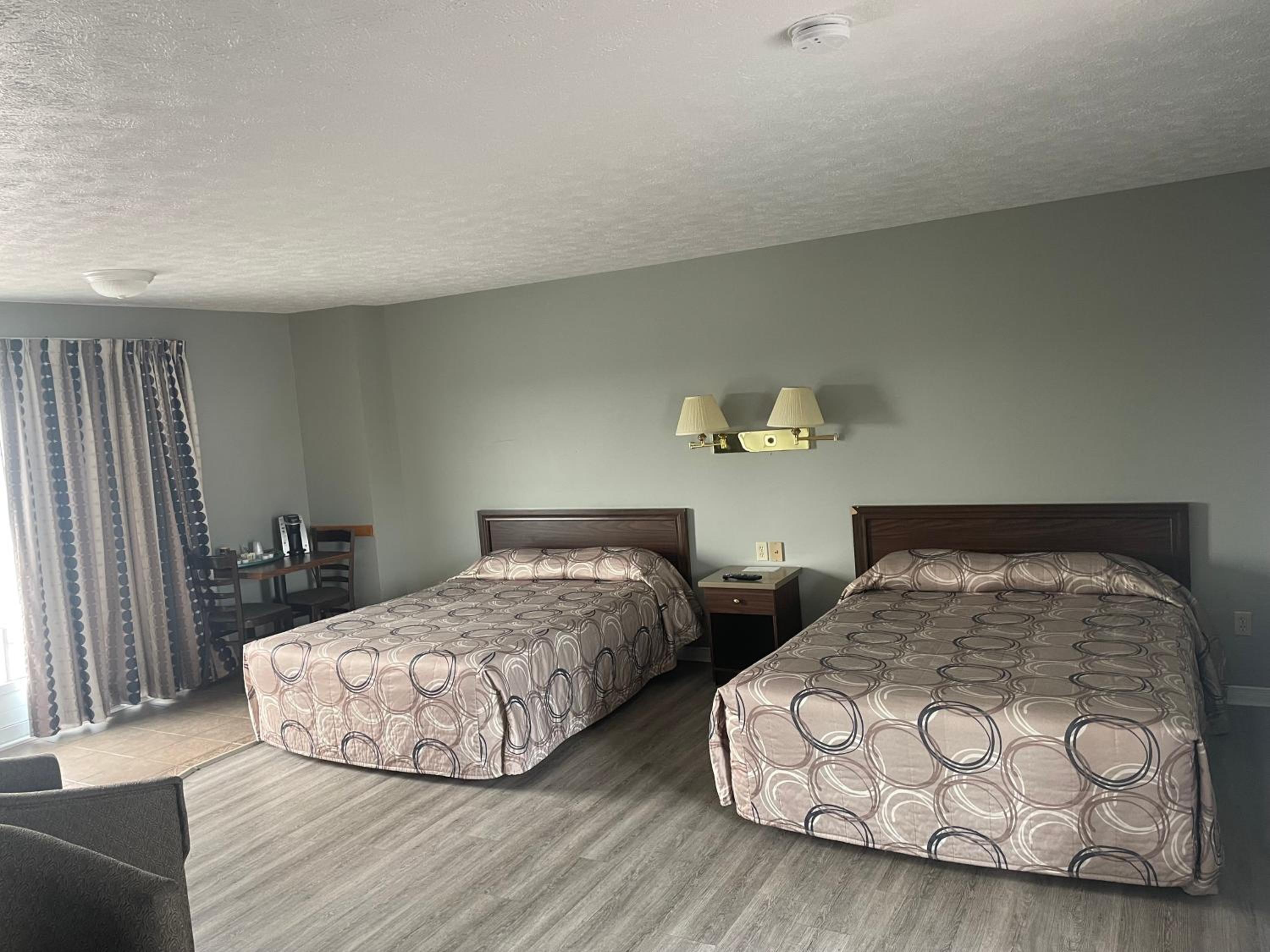 Queen Room with Two Queen Beds - Disability Access photo 1