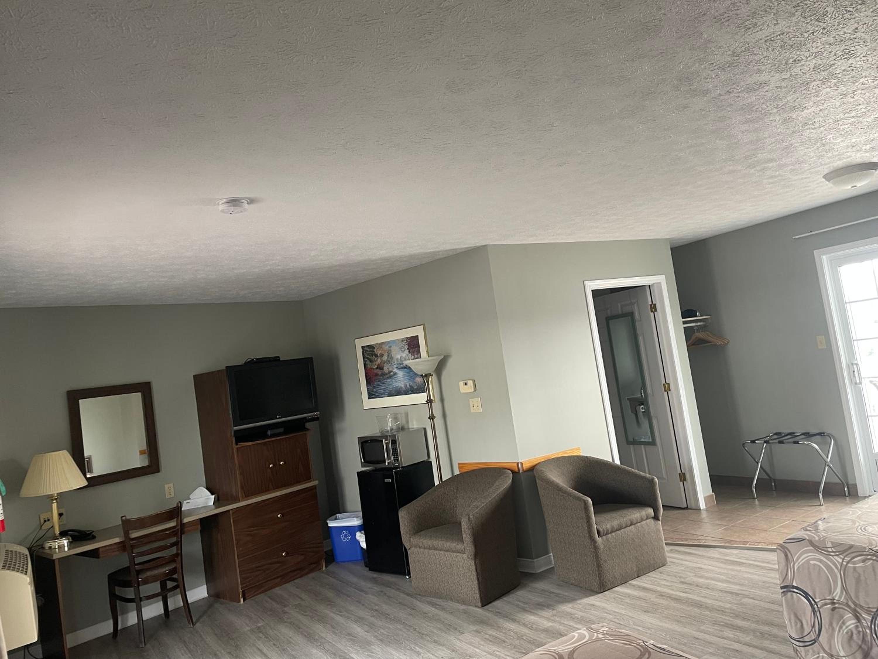 Queen Room with Two Queen Beds - Disability Access photo 2