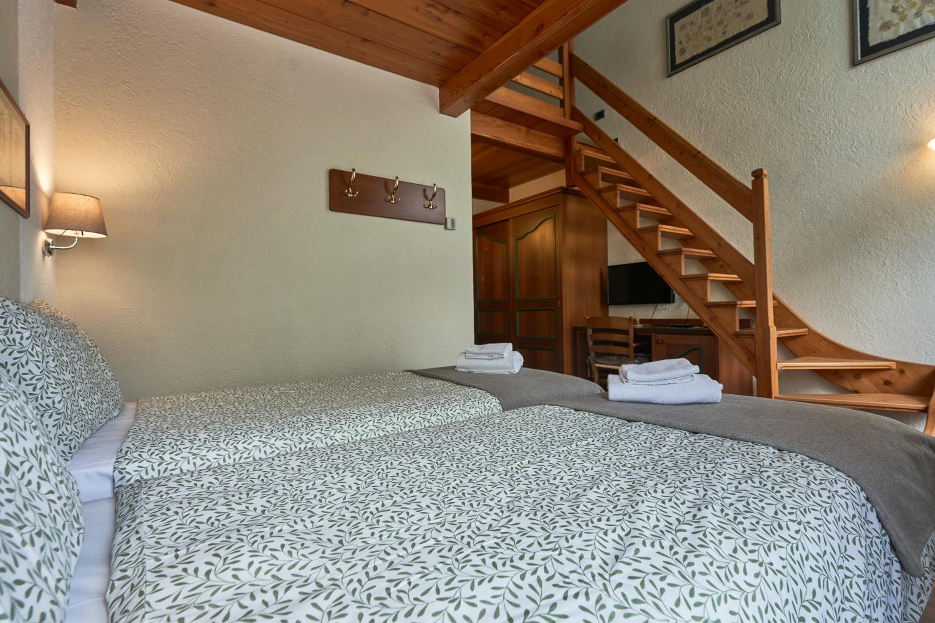Quadruple Room - Photo 3