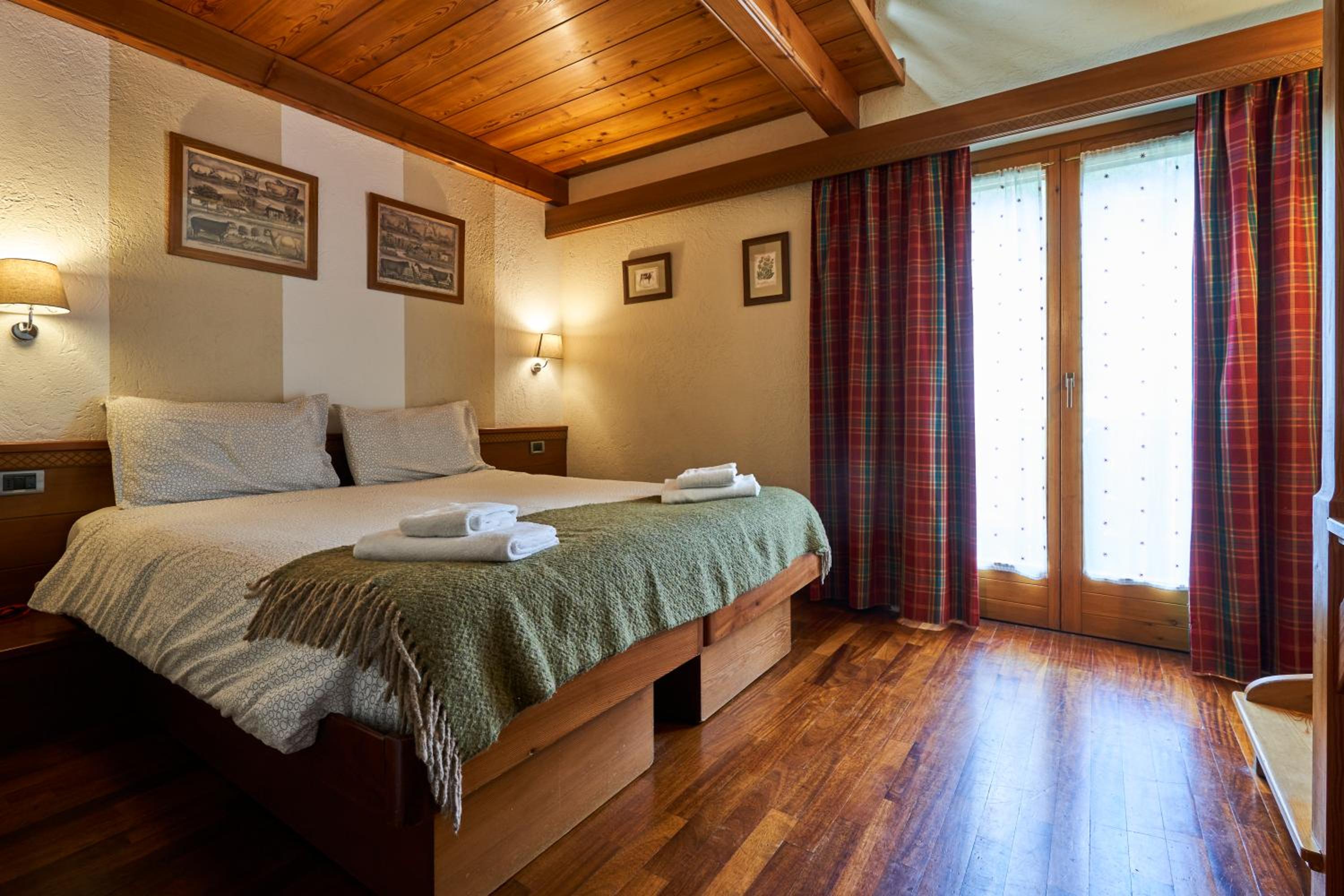 Quadruple Room - Photo 22
